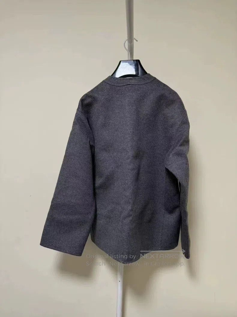 Valentino Valentino V-neck coat shirt Size S / US 4 / IT 40 - 2 Thumbnail