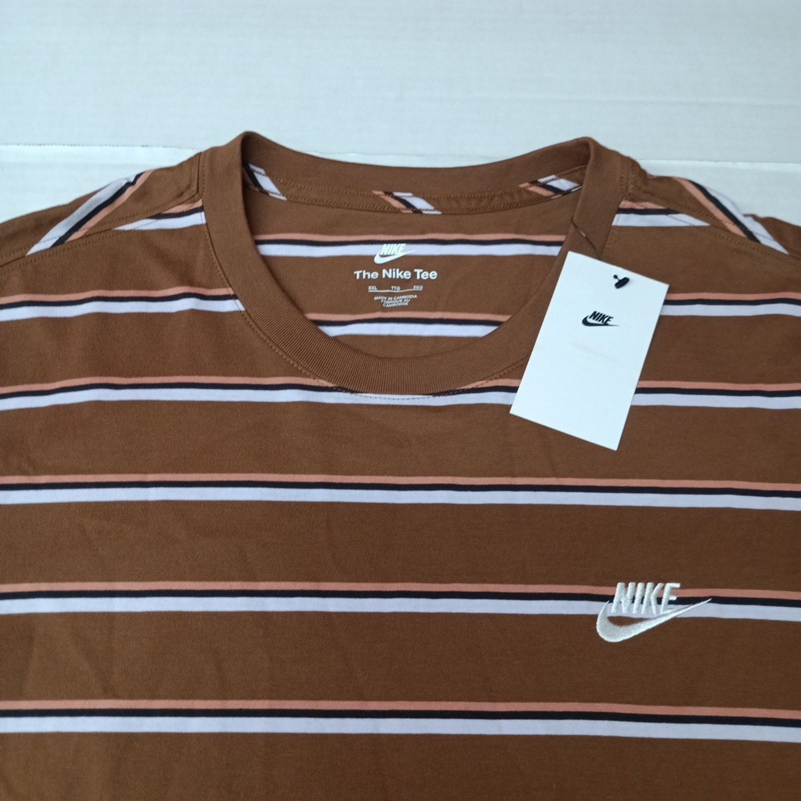 Nike Nike Sportswear Club Striped Logo T-Shirt Men's 2XL Brown Size US XXL / EU 58 / 5 - 2 Thumbnail