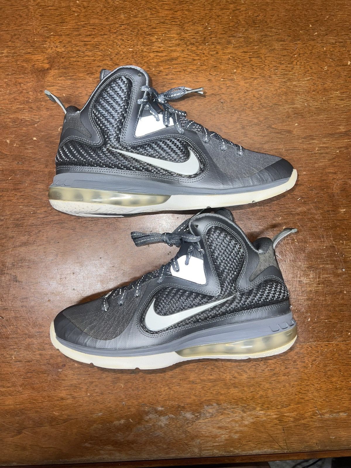 Nike Lebron 9 Cool Grey size 7.5 Size US 7.5 / EU 40-41 - 1 Thumbnail