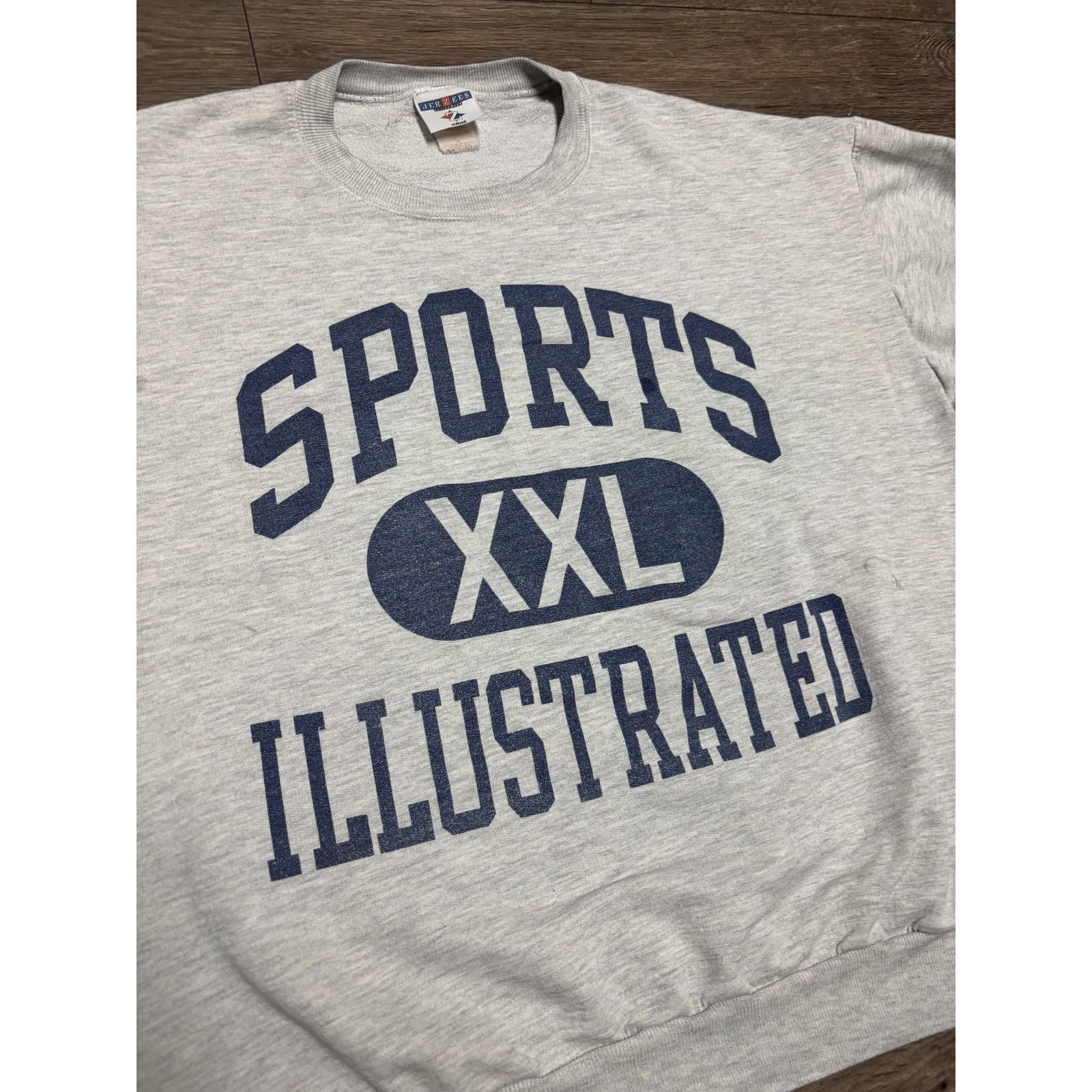 Jerzees × Vintage Vintage Sport Illustrated Gray Sweatshirt Sz XL 90s Size US XL / EU 56 / 4 - 2 Thumbnail
