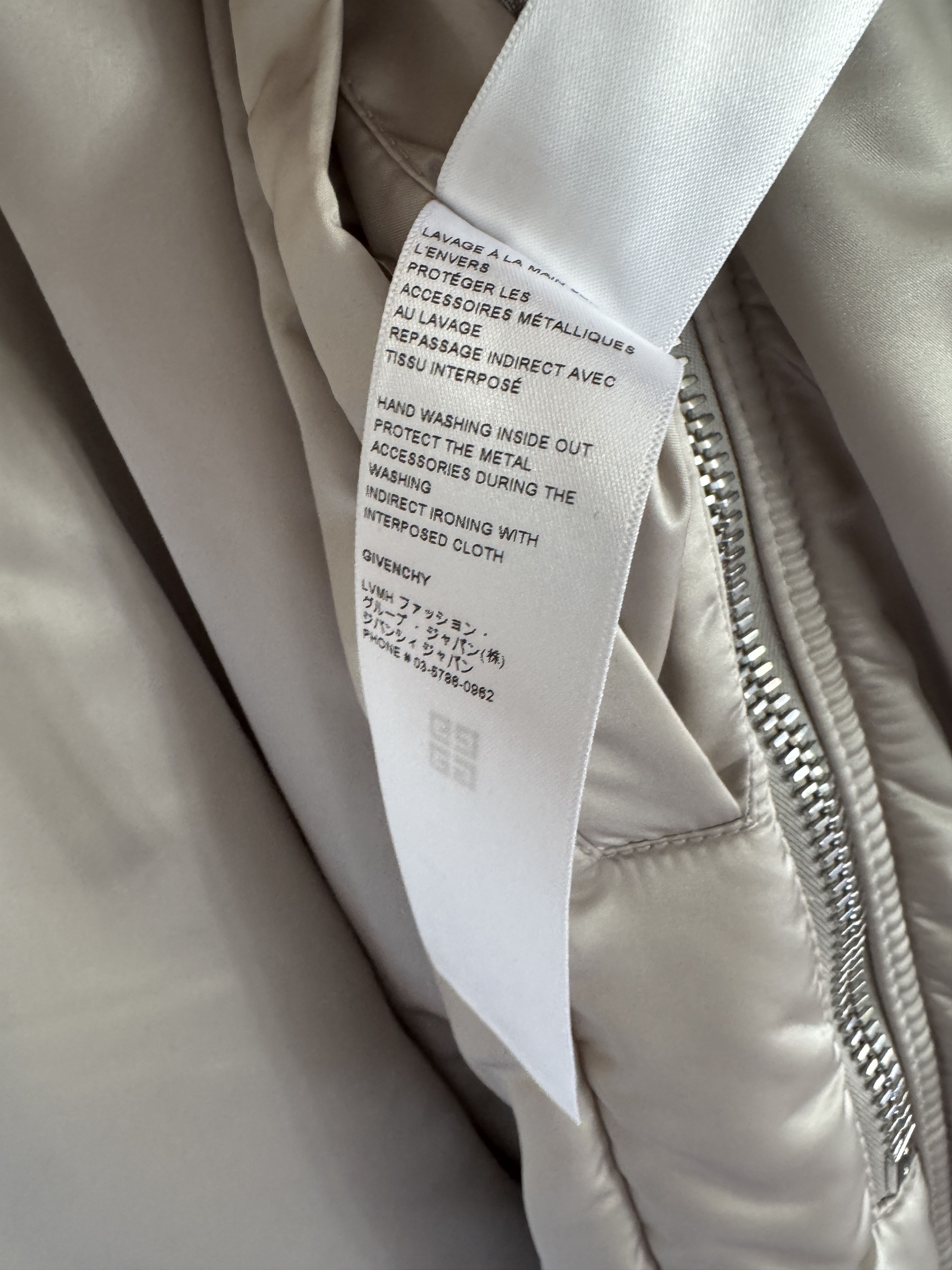 Givenchy Pre Fall 21 Metallic Silver Coat Size US XL / EU 56 / 4 - 9 Thumbnail