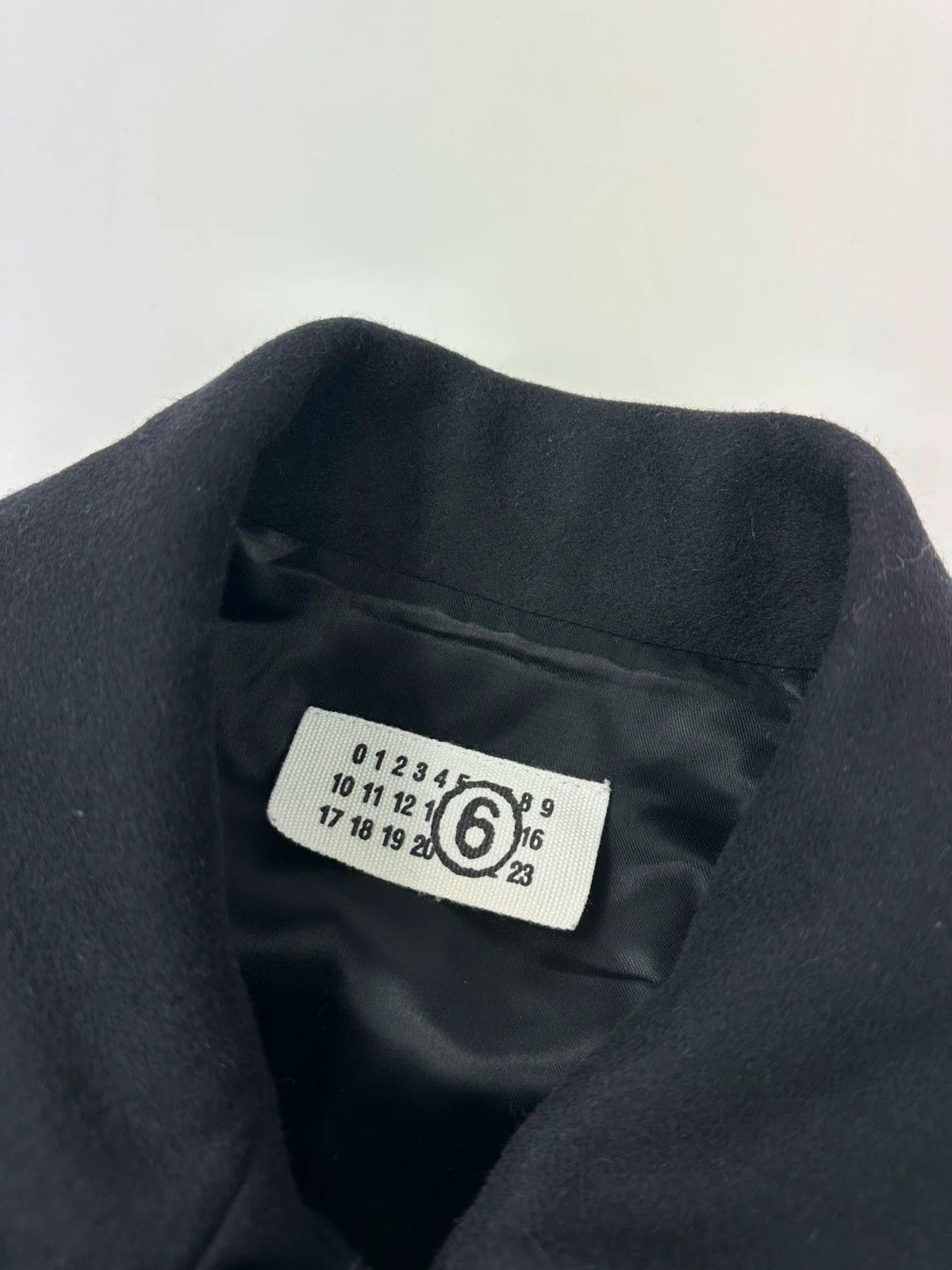 Maison Margiela Margiela Line6 FW06 Black Wool Short Double-Breasted Jacket Size M / US 6-8 / IT 42-44 - 13 Thumbnail