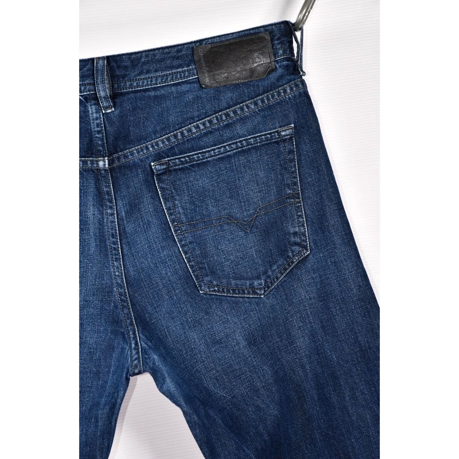 Diesel DIESEL BUSTER 3D 0823K REGULAR SLIM TAPERED JEANS W34 L32 / Blue / 5-Pocket / Cotton / Denim / Men Size US 34 / EU 50 - 4 Thumbnail