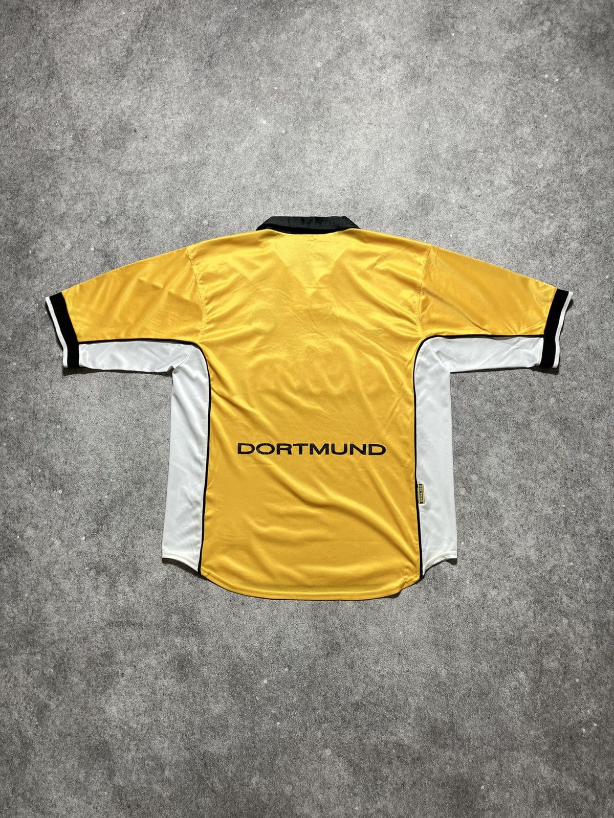 Nike 🚨SOLD🚨Vintage Borussia Dortmund 98/00 Home Jersey Size US L / EU 52-54 / 3 - 6 Thumbnail