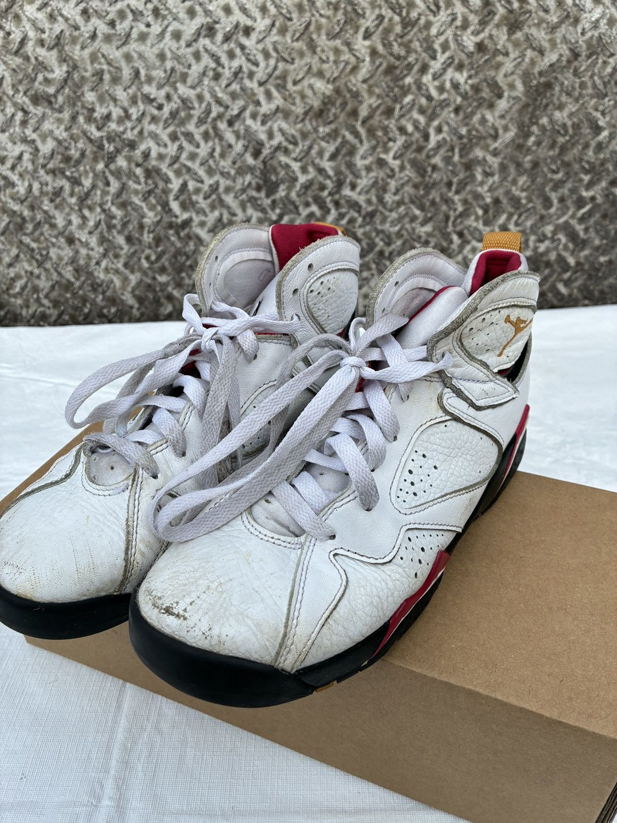 Jordan Brand Size 5.5Y Air Jordan 7 Retro White/Cardinal GS DQ6040-106 Size US 5.5 / EU 38 - 5 Thumbnail