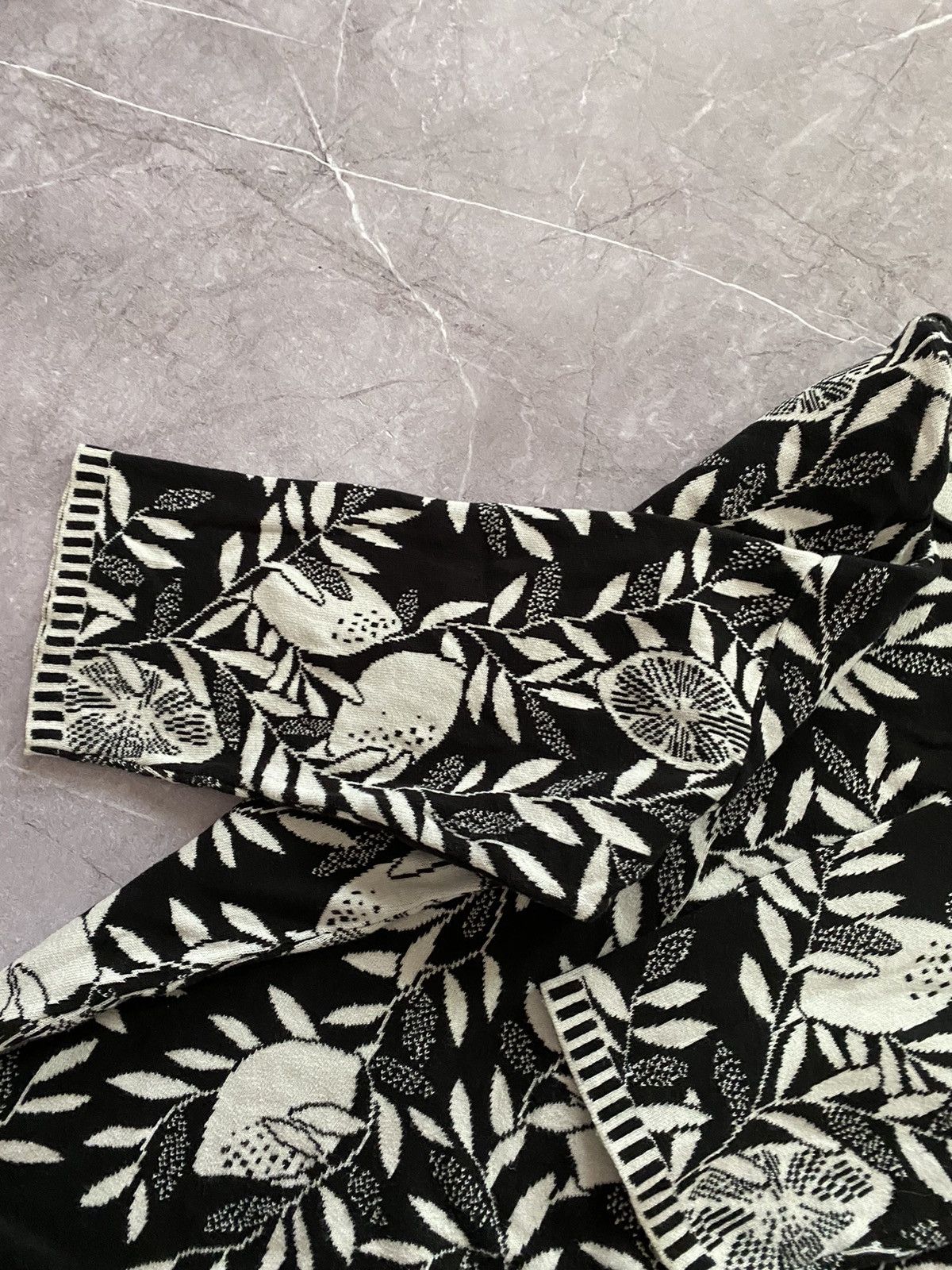 Designer × Gudrun Sjoden Rare Gudrun Sjoden Leinen Black Sweater Floral Print Size L Size L / US 10 / IT 46 - 9 Thumbnail