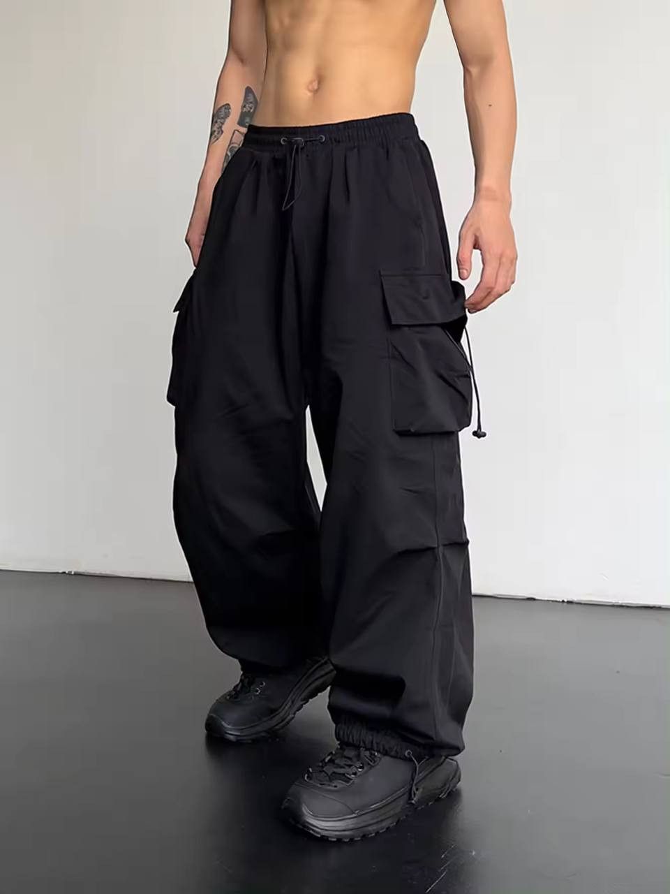 men's monochrome kargo pants y2k