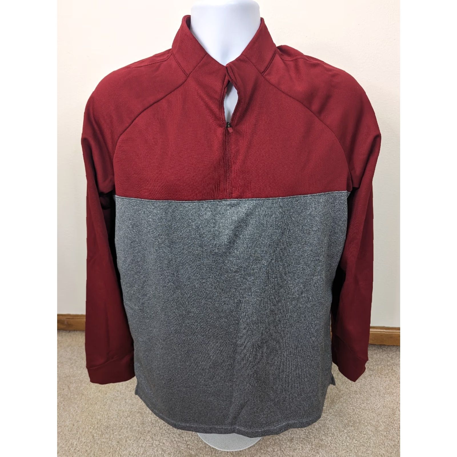 Nike **Nike Golf Mens 1/4 Zip Pullover Sweatshirt L Large Gray Red** User: Nike Golf Mens 1/4 Zip Pullover Sweatshirt L Large Gray Red Size US L / EU 52-54 / 3 - 2 Thumbnail
