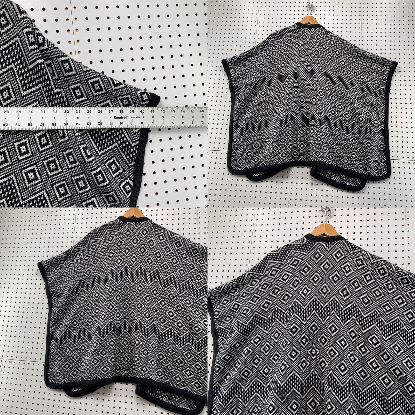 Vintage VINTAGE Alpafina Cusco Peru Alpaca Wool Poncho Geometric Diamond Knit Black White Wrap Size ONE SIZE - 9 Thumbnail