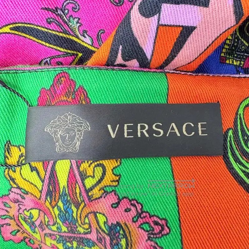 Versace Versace Colorful Women's Shorts Size S . Size 23" - 3 Thumbnail