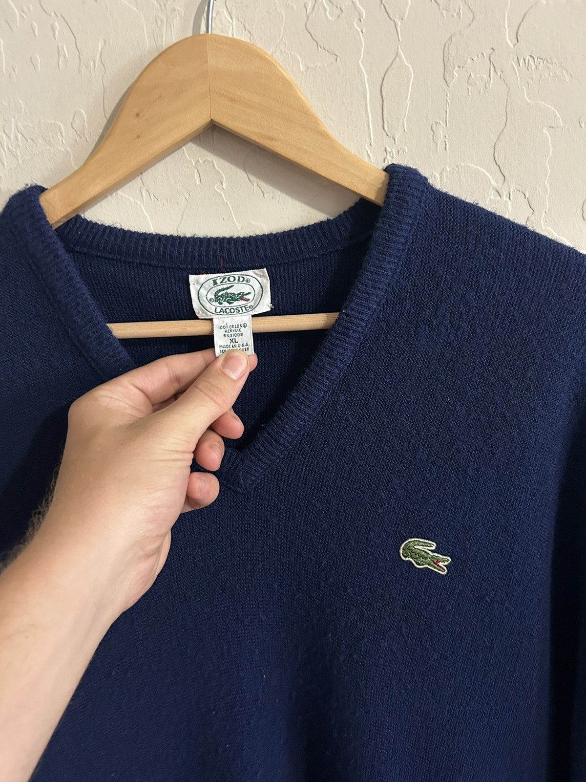 Izod × Lacoste × Vintage Vintage IZOD Lacoste V Neck Sweater Size US XL / EU 56 / 4 - 2 Thumbnail