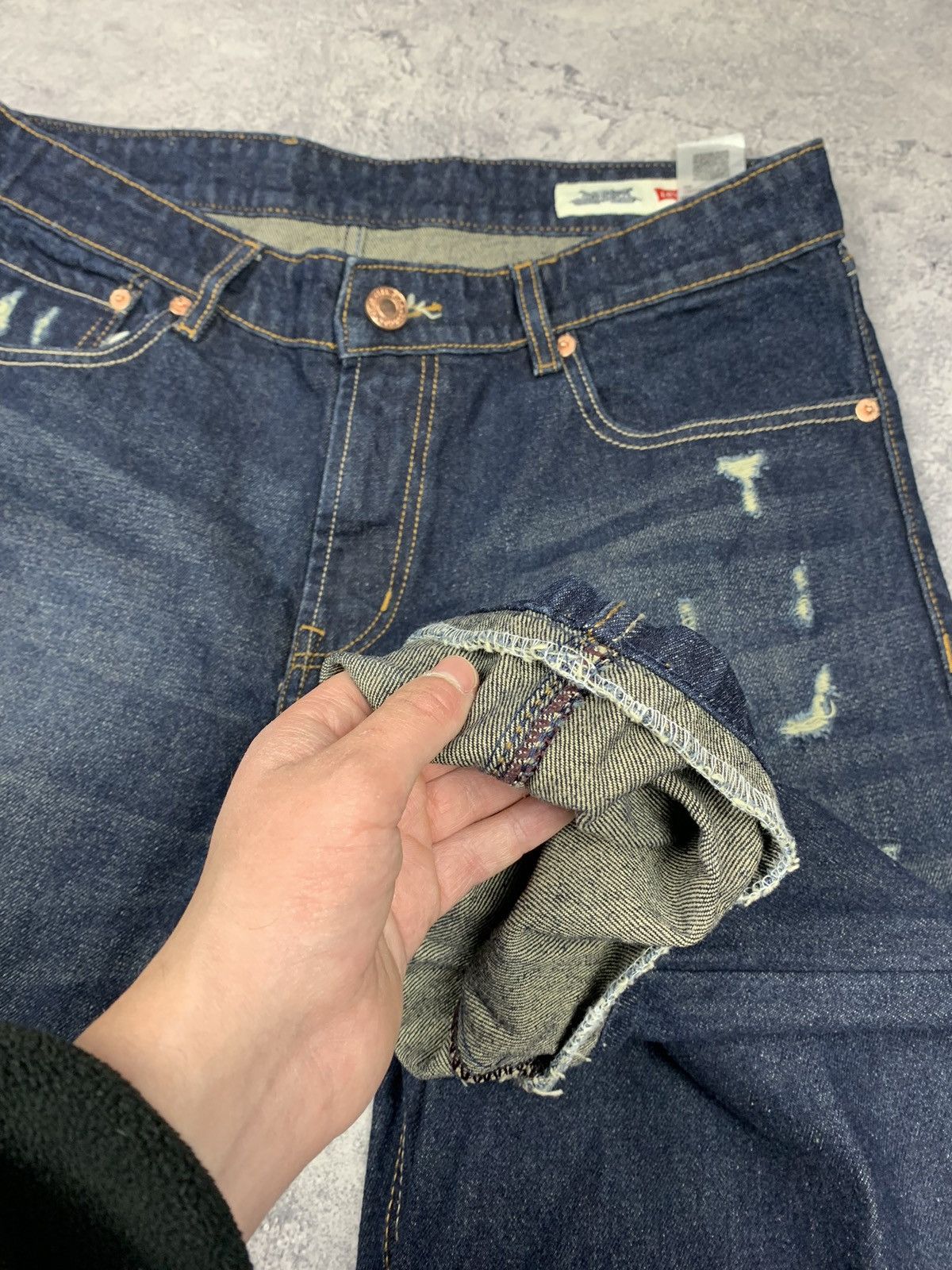 Levi's Levi’s Men’s Distressed Straight Leg Jeans Size 36 Navy Blue Size US 36 / EU 52 - 14 Thumbnail