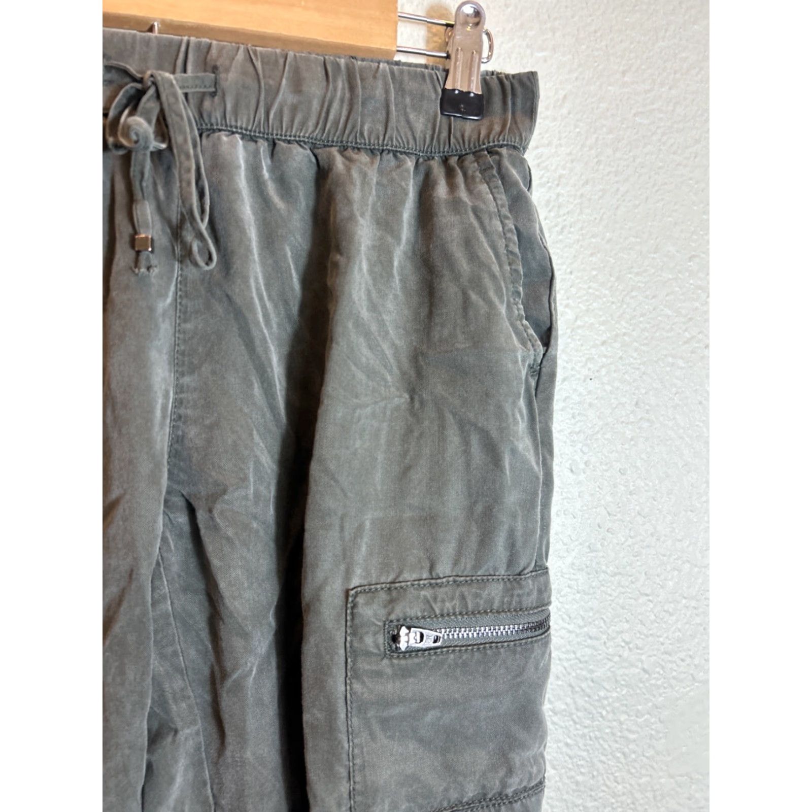 Banana Republic Banana Republic Lyocell Cargo Pants Women’s XS Petite Army Green 28x25 Size 26" / US 2 / IT 38 - 5 Thumbnail