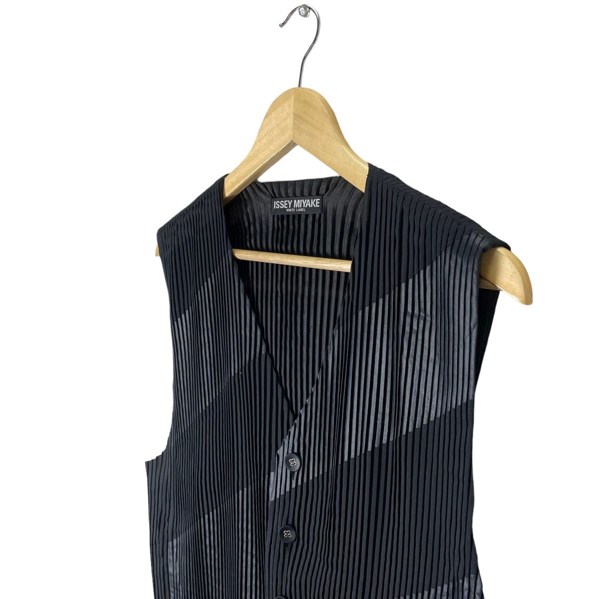 Issey Miyake 🌟ISSEY MIYAKE WHITE LABEL PLEATS VEST Size US M / EU 48-50 / 2 - 4 Thumbnail