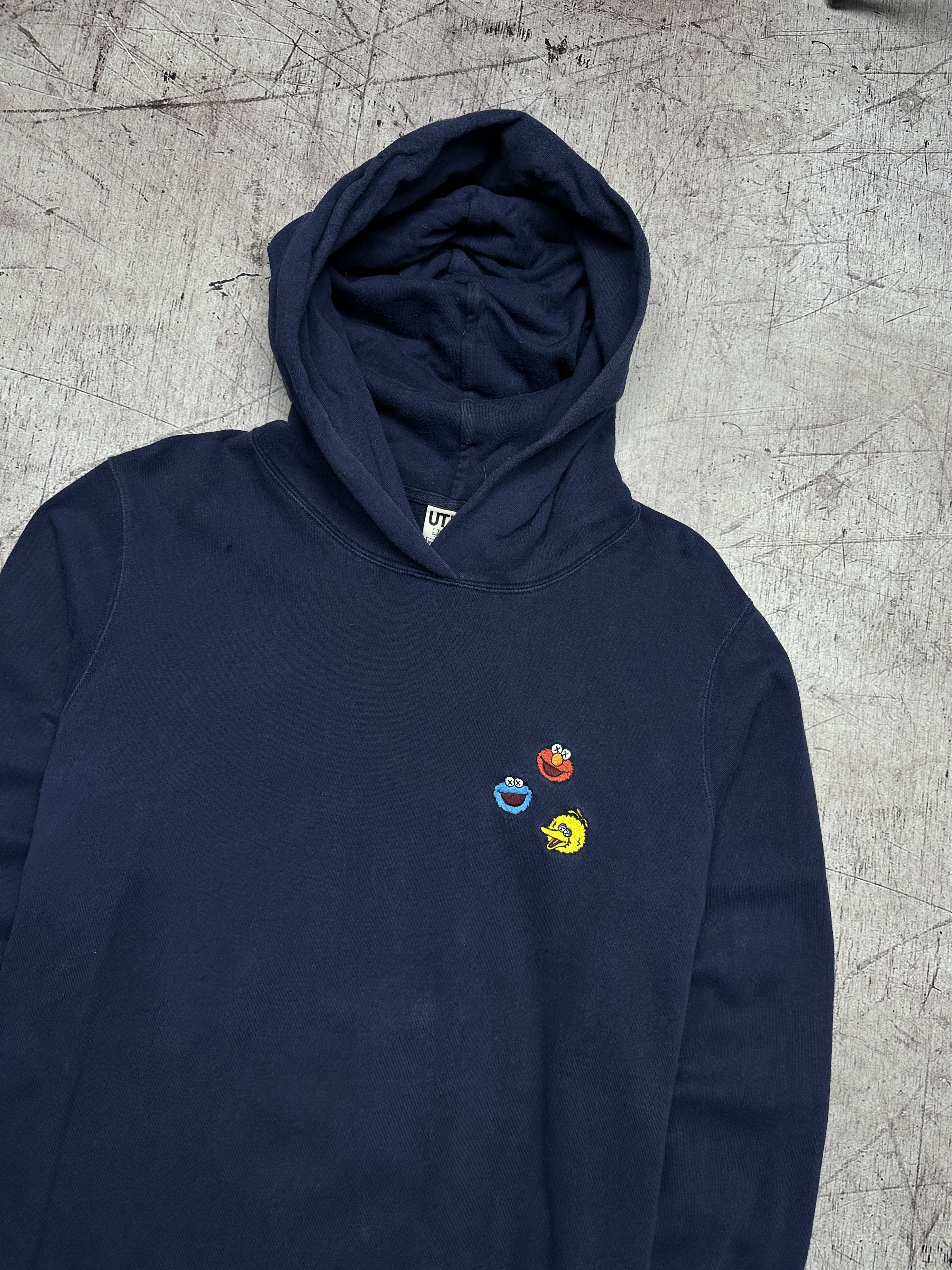 Kaws × Uniqlo Uniqlo Kaws Sesame Street Mens Hoodie Size US XXL / EU 58 / 5 - 2 Thumbnail