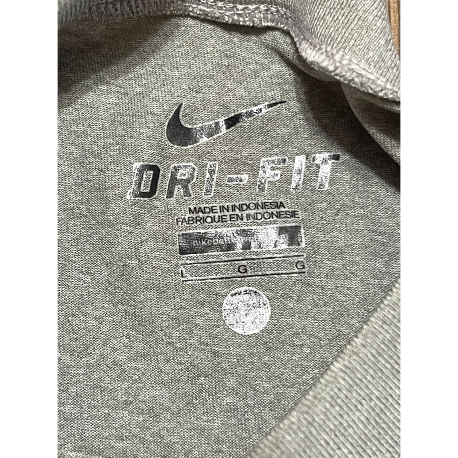Nike Nike Shirt Mens Size Large Grey Black Dri Fit Athletic Wear Moisture Wicking Nike Dri-FIT L Mens Size US L / EU 52-54 / 3 - 5 Thumbnail
