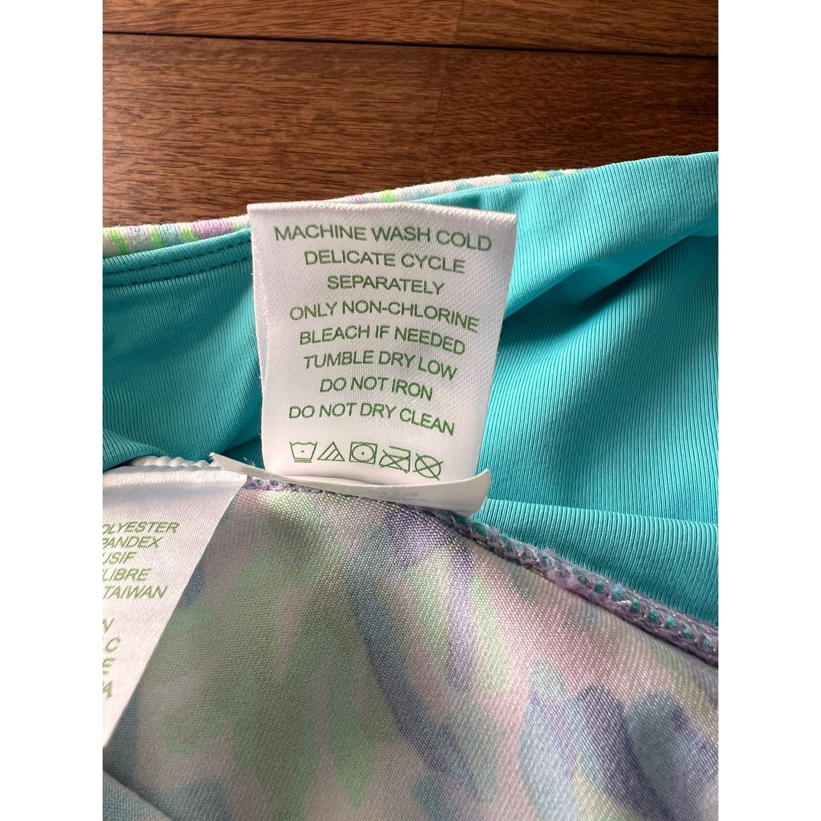Lilly Pulitzer Lilly Pulitzer Shell Of a Party Luxletic Cropped Pant Medium Size 26" / US 2 / IT 38 - 9 Thumbnail