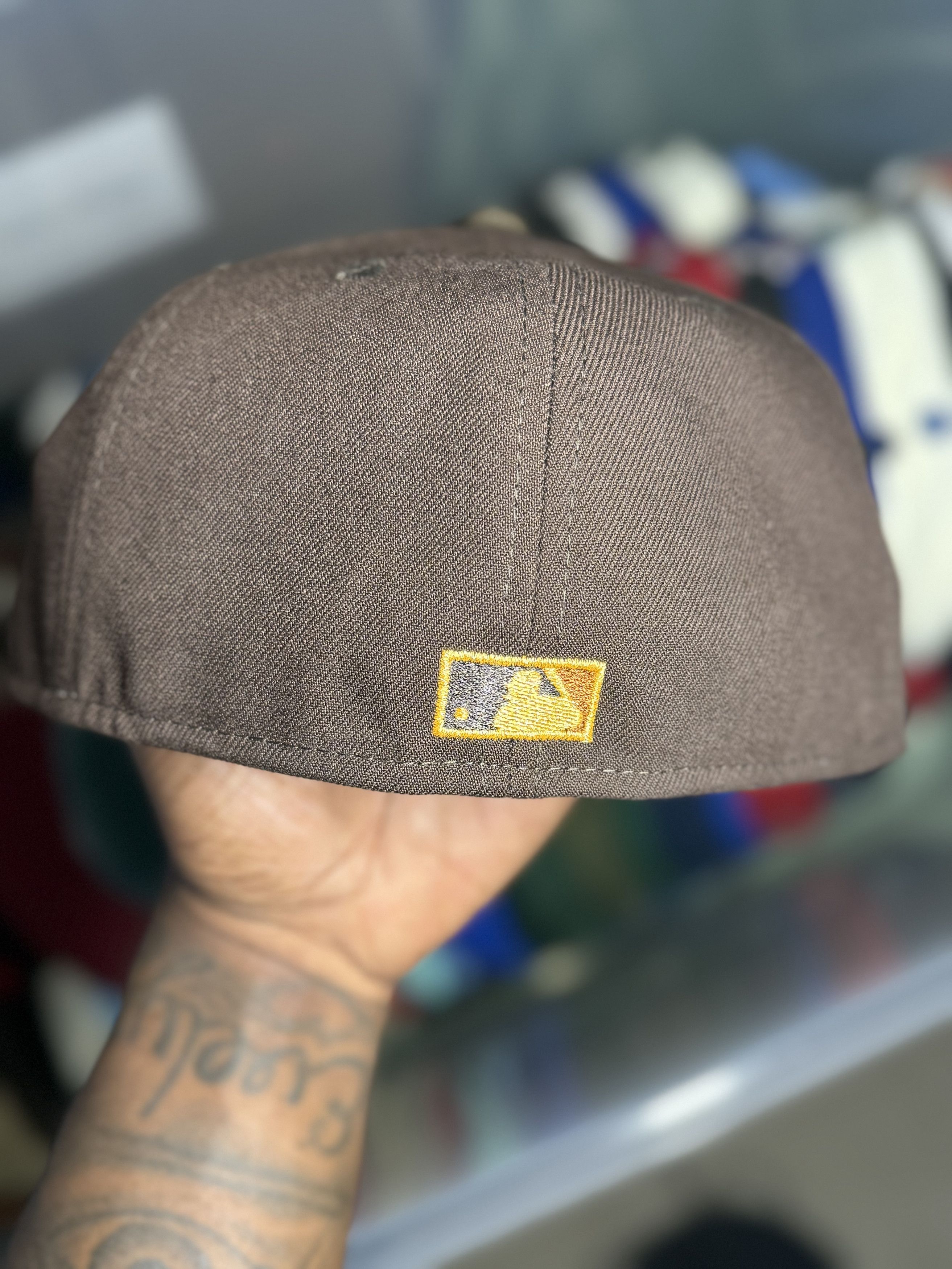 Hat Club × New Era 7 1/8 SD PADRES 25TH ANNIV. MILK CHOC. BAR W/ GOLD ALMONDS Size ONE SIZE - 4 Thumbnail