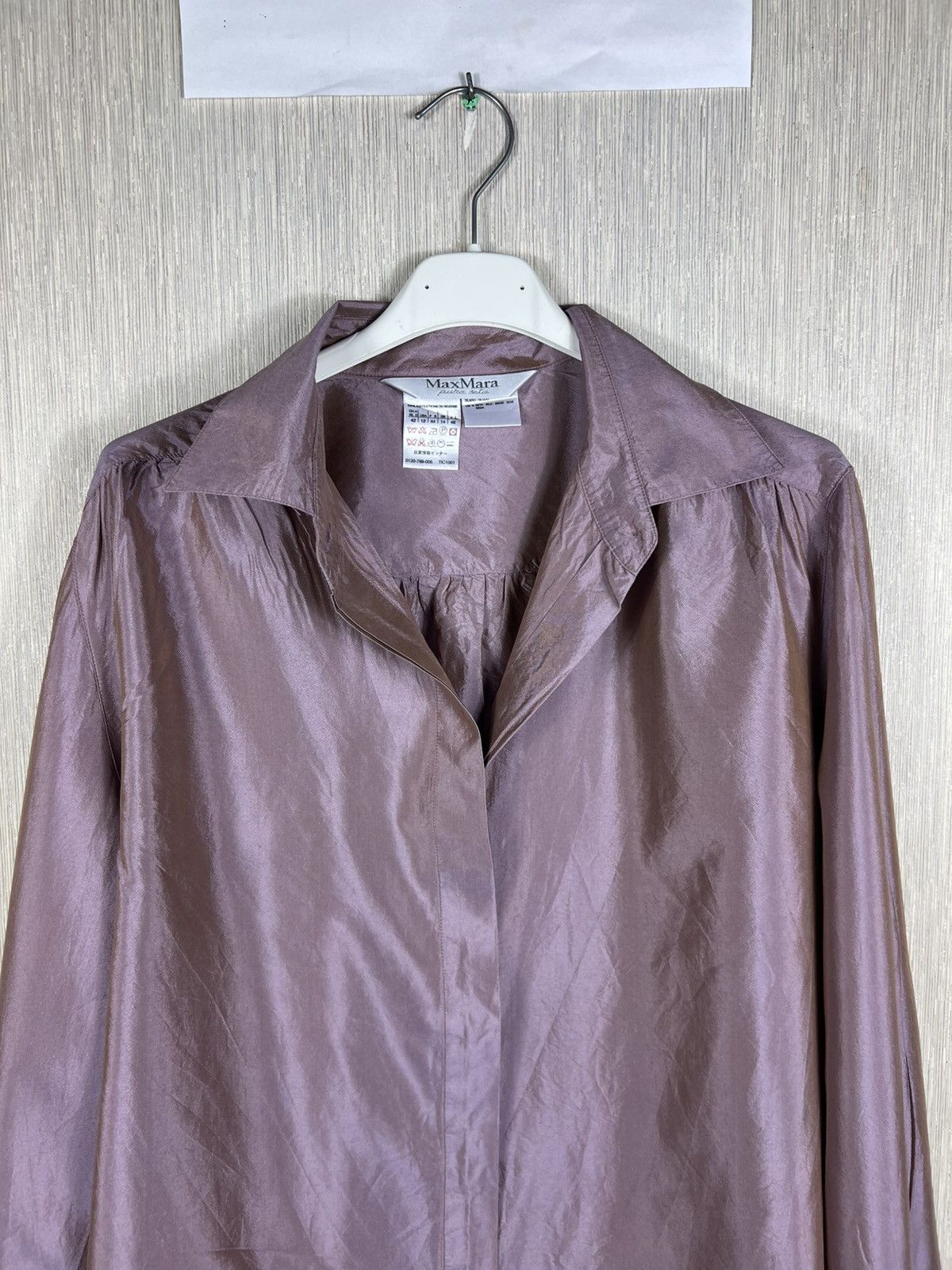 Max Mara Max Mara pure seta 100% silk button up shiny shirt luxury Size M / US 6-8 / IT 42-44 - 5 Thumbnail