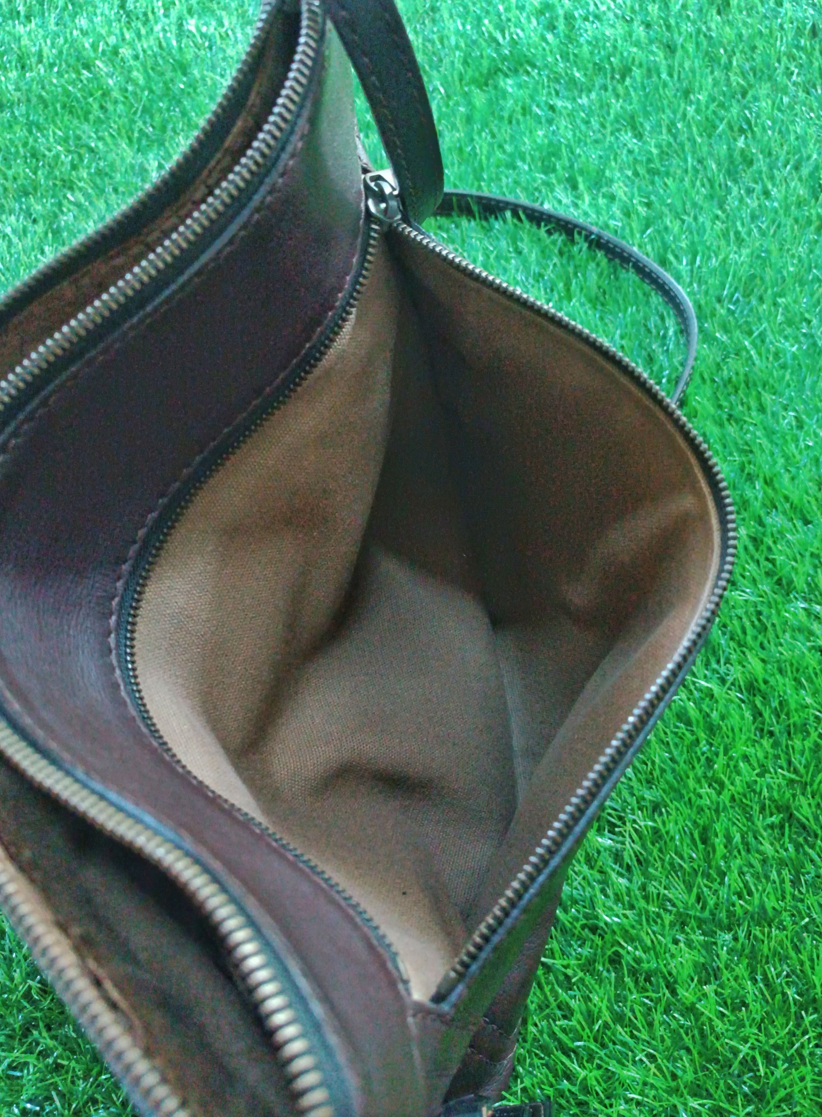 Louis Vuitton LV Louis Vuitton Shawnee Pochette Utah leather sling bag Size ONE SIZE - 3 Thumbnail