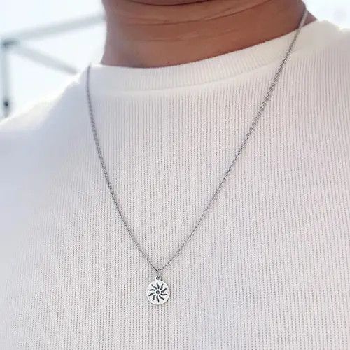 Jewelry Simple Long Chain Necklace Sun Pendant Necklace Vintage y2k Size ONE SIZE - 1 Thumbnail