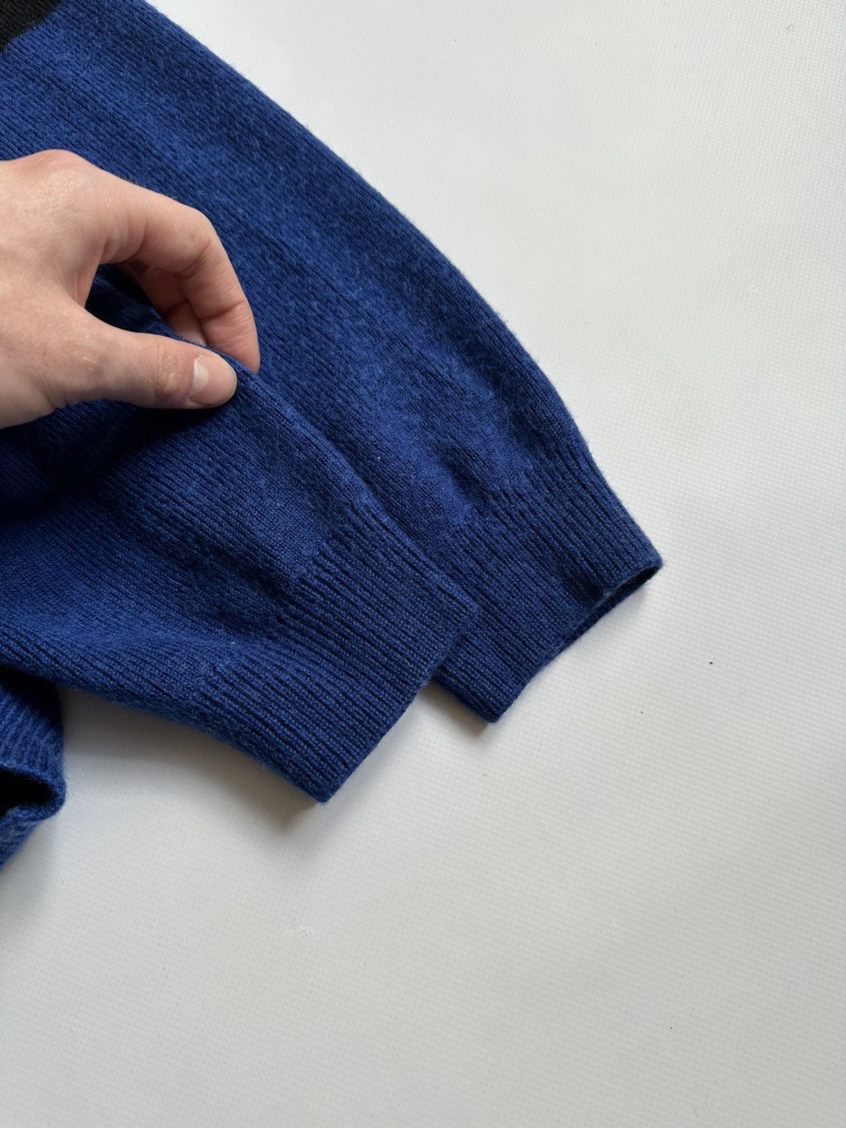 Carhartt × Vintage Vintage 90s Carhartt Y2K Crewneck Small Logo Sweater Size US L / EU 52-54 / 3 - 11 Thumbnail