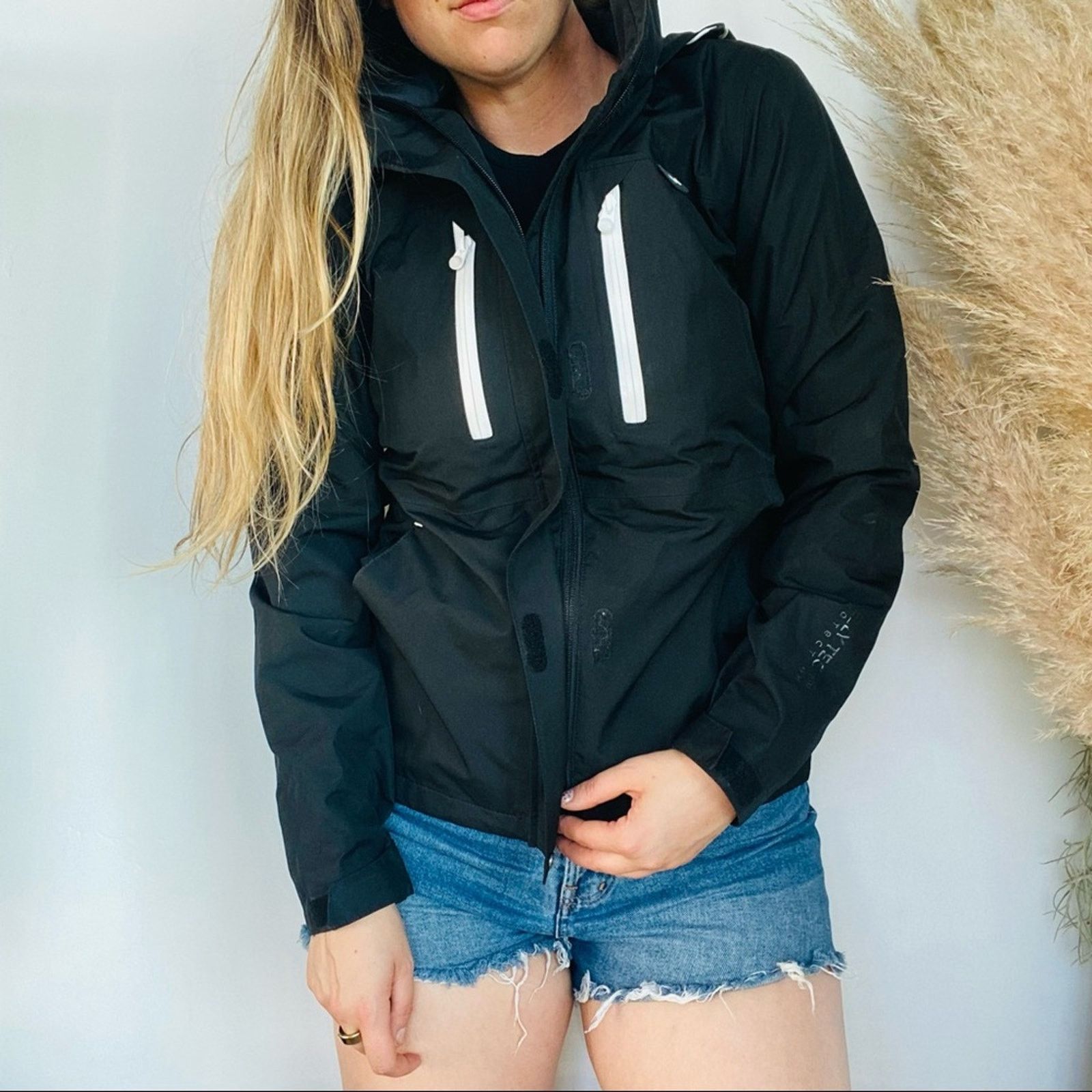 HELLY HANSEN NORDSTROM Black Hooded Rain Jacket Coat Anorak