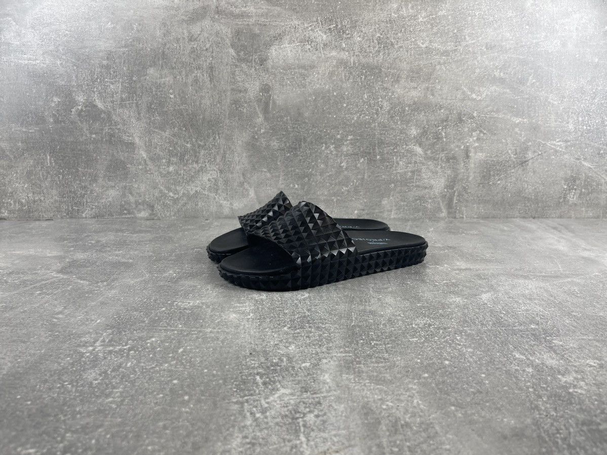 Melissa × Y/Project Melisa Y Project Avant Garde Black Leather Ruber Flip Flop Size US 7 / IT 37 - 1 Thumbnail