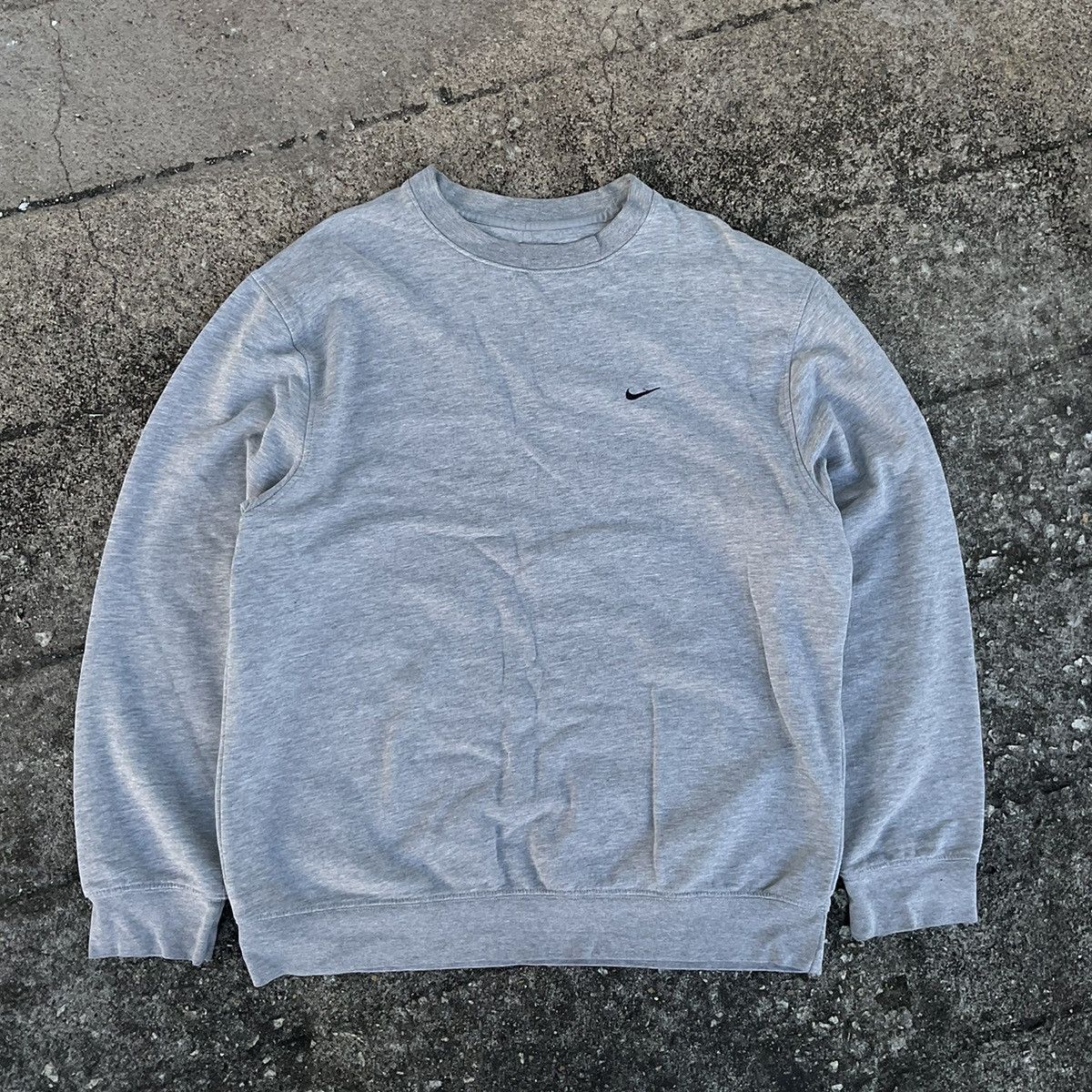 Nike × Vintage Vintage Y2K 00s Nike Navy Swoosh Crewneck Sweatshirt Size US M / EU 48-50 / 2 - 1 Thumbnail