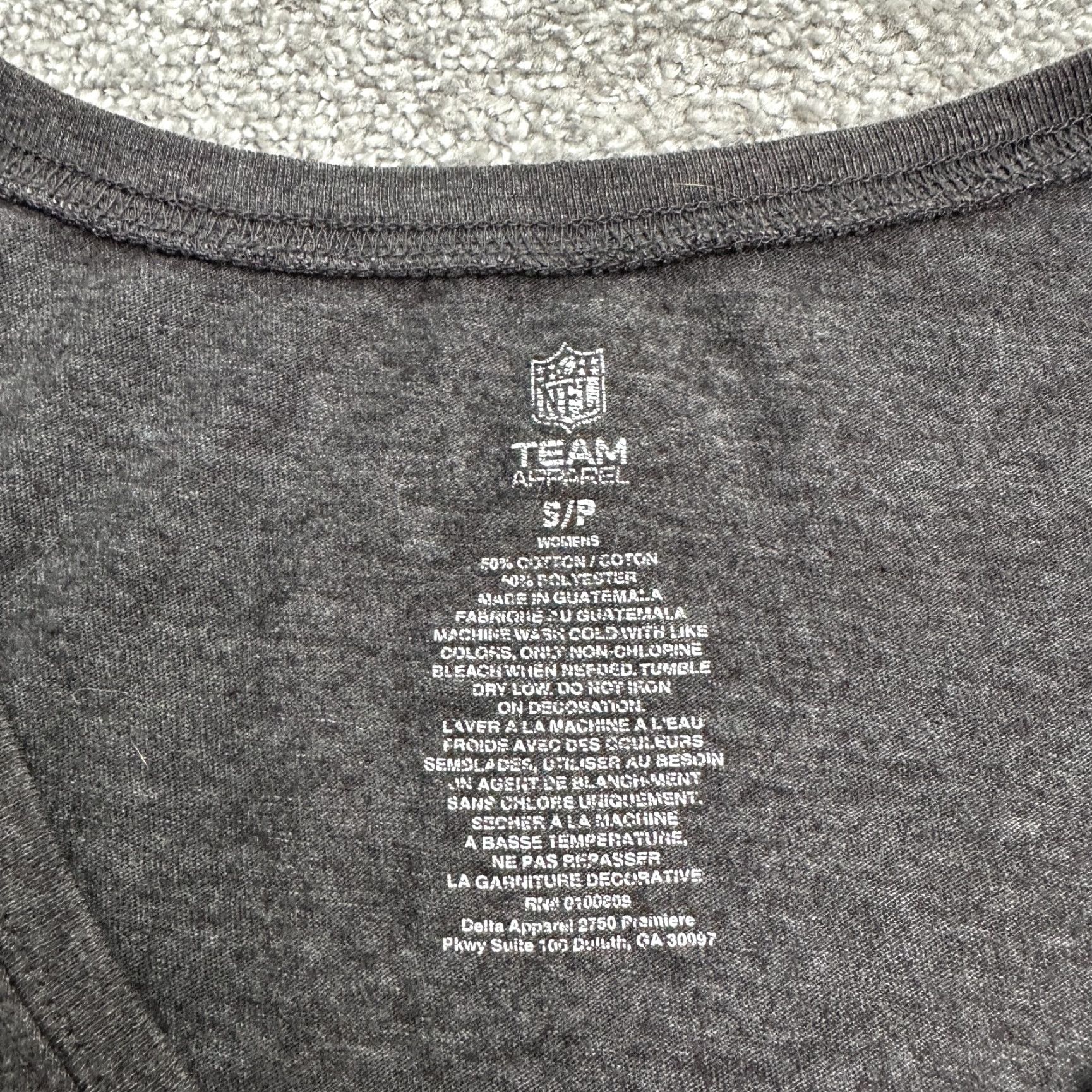 NFL NFL Team Apparel Raiders T-Shirt Womens Small Dark Gray V-Neck Graphic Size S / US 4 / IT 40 - 4 Thumbnail