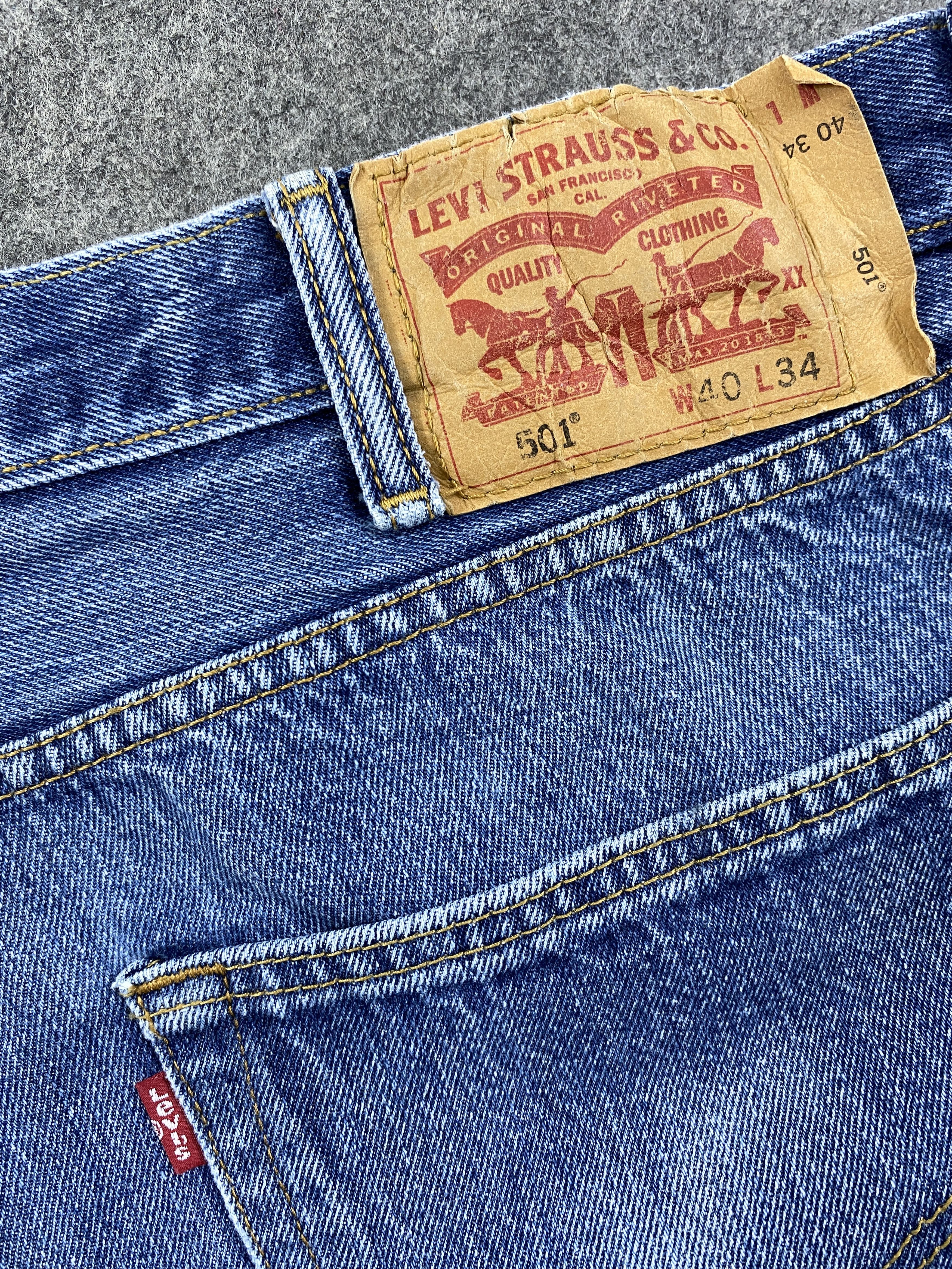 Levi's Blue Vintage Levi's 501 Jeans 39x32 Denim -JN1508 Size US 39 - 10 Thumbnail
