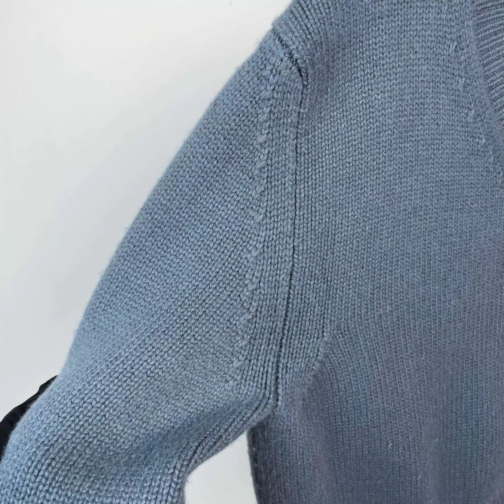 Celine Celine cashmere knit V-neck sweater XS blue 95 New Size XS / US 0-2 / IT 36-38 - 9 Thumbnail
