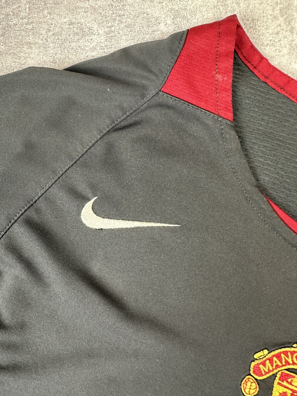 Nike Nike Manchester United FC 2005/06 Training Shirt Jersey Size US L / EU 52-54 / 3 - 7 Thumbnail