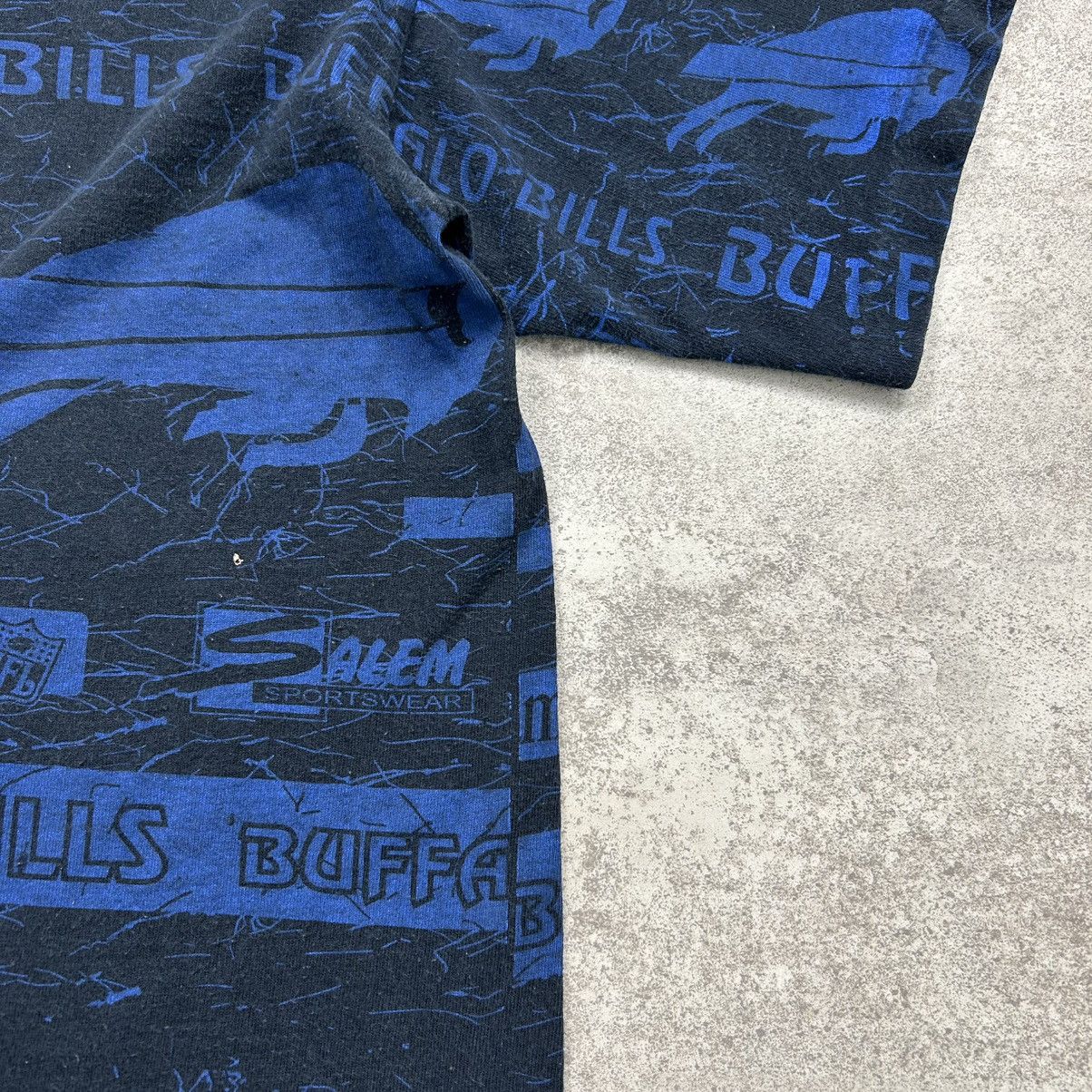 NFL × Salem Sportswear × Vintage VTG 90s NFL BUFFALO BILLS ALL OVER PRINT AOP T-SHIRT Size US XL / EU 56 / 4 - 8 Thumbnail