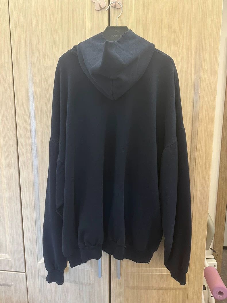 Balenciaga Balenciaga Destroyed sweater Size US M / EU 48-50 / 2 - 2 Thumbnail
