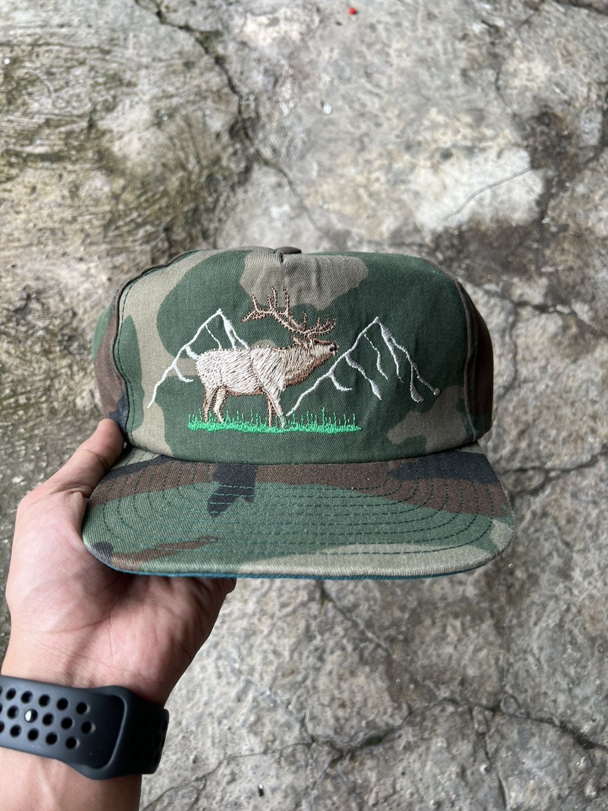 Vintage Vintage Rope Deer Graphic Made In USA🇺🇸 Size ONE SIZE - 1 Thumbnail