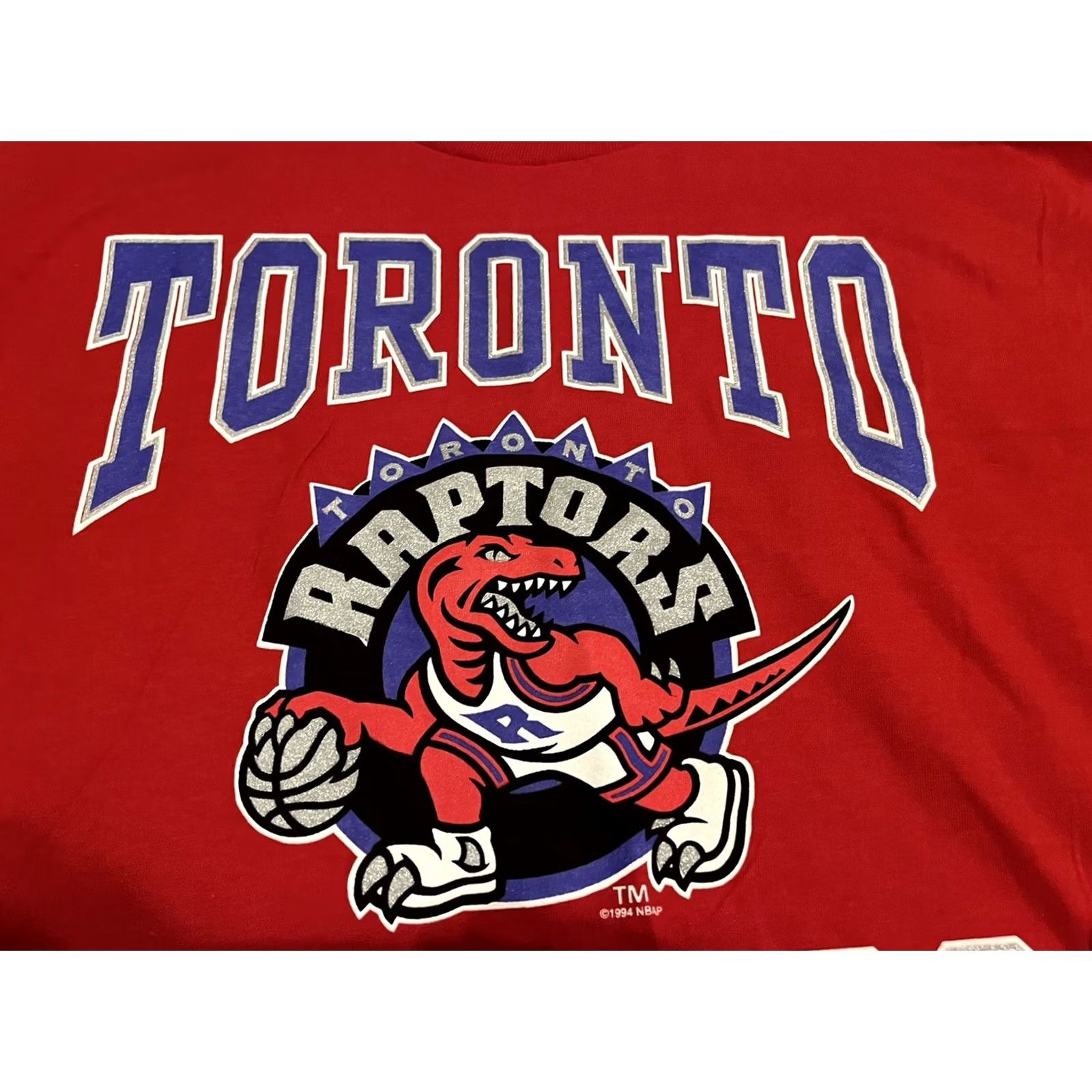 Vintage VINTAGE Raptors Waves Red T-Shirt Size L Mens 1994 Basketball Team 90s Shirt Size US L / EU 52-54 / 3 - 4 Thumbnail
