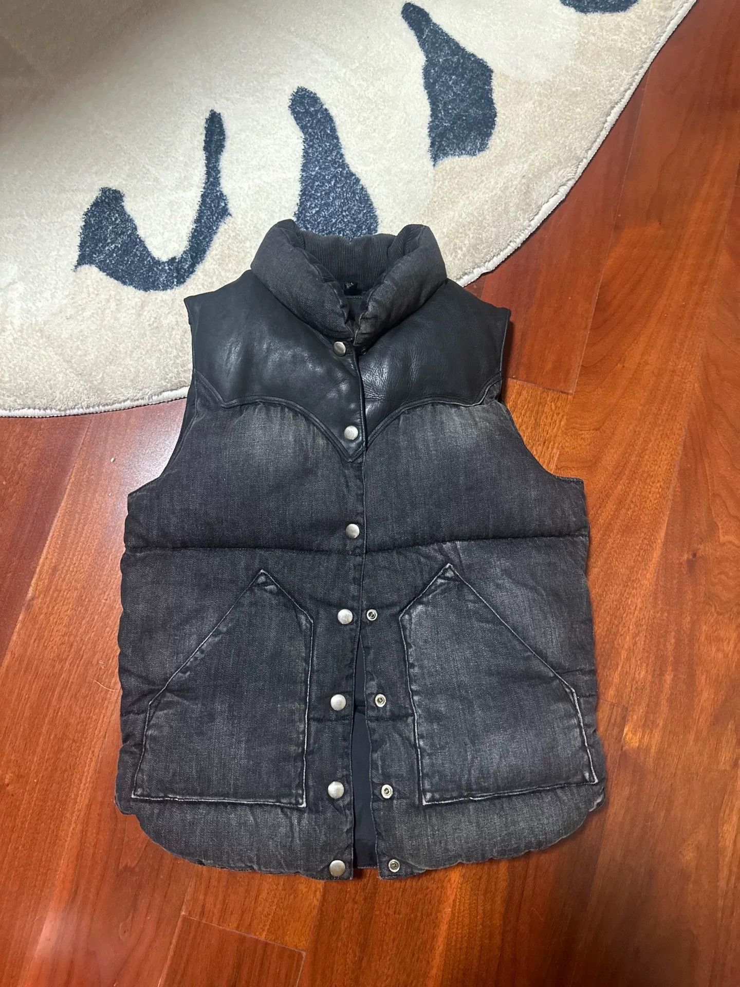 Rocky Mountain Featherbed Rocky Mountain Black Washed Denim Jacket Size US S / EU 44-46 / 1 - 1 Thumbnail