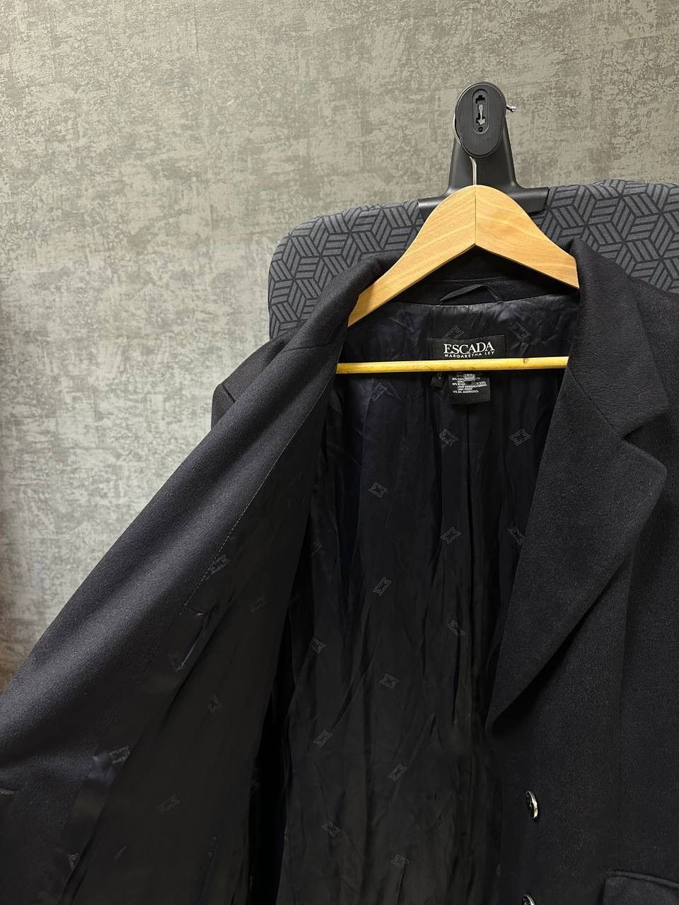 Escada × Vintage Vintage Escada Black Wool Blazer Size 38R - 12 Thumbnail