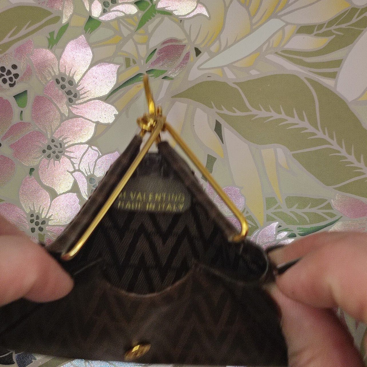 Valentino Mario Valentino brown leather triangle coin purse Size ONE SIZE - 5 Thumbnail