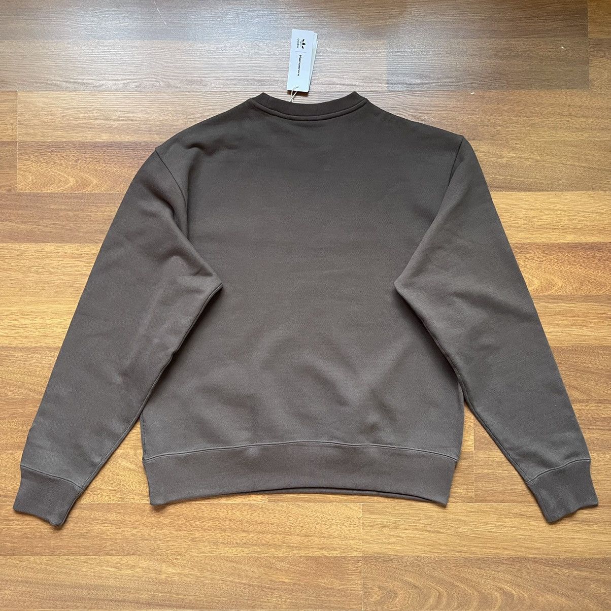 Adidas × Pharrell ADIDAS x PHARRELL WILLIAMS BASICS CREW SWEATSHIRT SIZE “L” Size US L / EU 52-54 / 3 - 9 Thumbnail