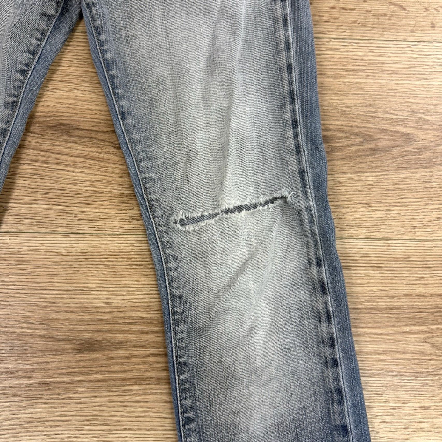 Paige PAIGE DENIM Light Wash Destroyed ROXBURY Low Rise Skinny Jeans Sz 28 Size 28" / US 6 / IT 42 - 3 Thumbnail