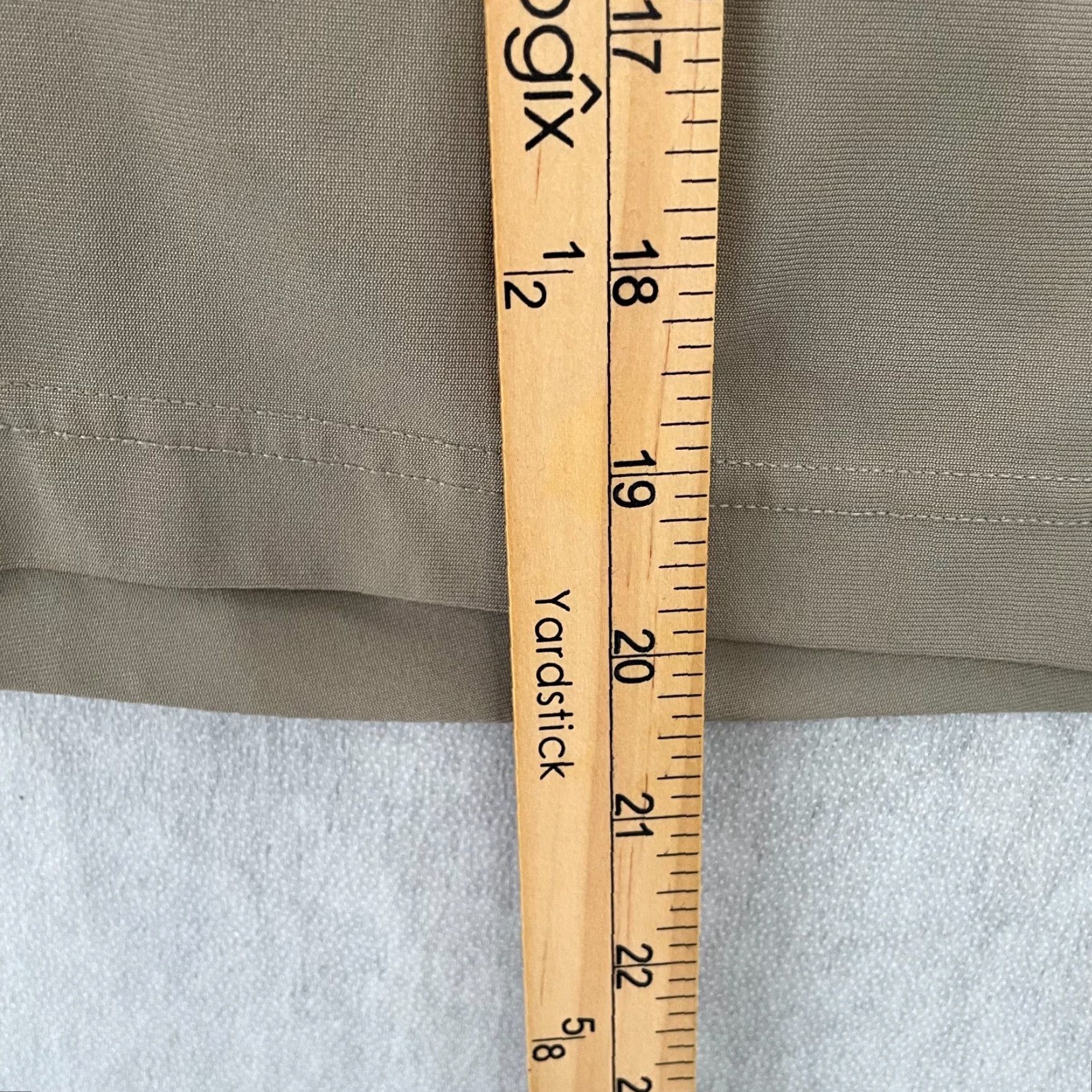 Lululemon VINTAGE Lululemon Shorts Men 34 Khaki Brown Chino Casual Travel Logo Classic Inseam 10" Size US 34 / EU 50 - 7 Thumbnail