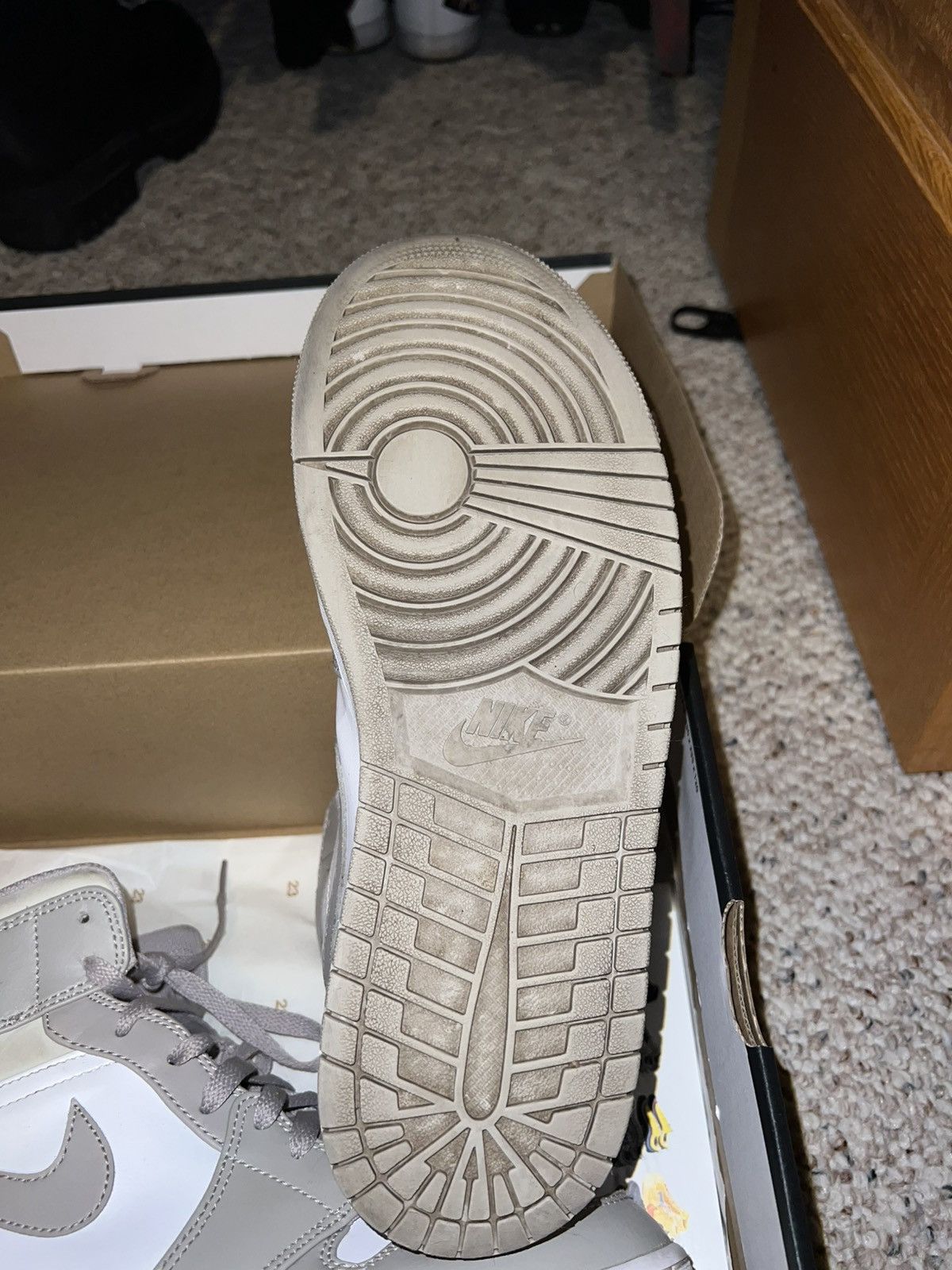 Jordan Brand Jordan 1 Linen Size US 10.5 / EU 43-44 - 5 Thumbnail