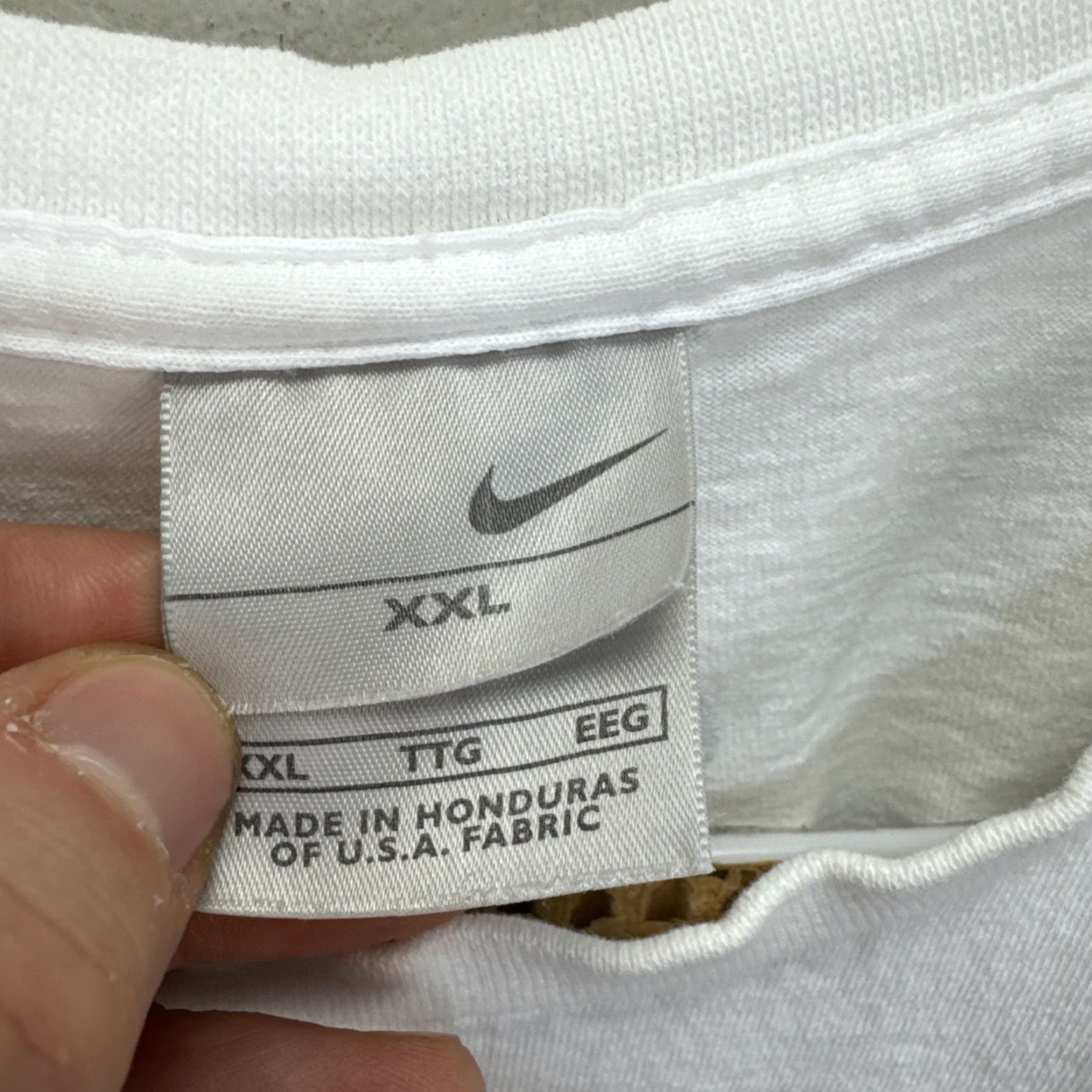 Nike VINTAGE Nike Chicago Skyline T SHIRT XL (2XL) White Nike Logo Just Do It City 90s Mens Shirt Size US XXL / EU 58 / 5 - 3 Thumbnail