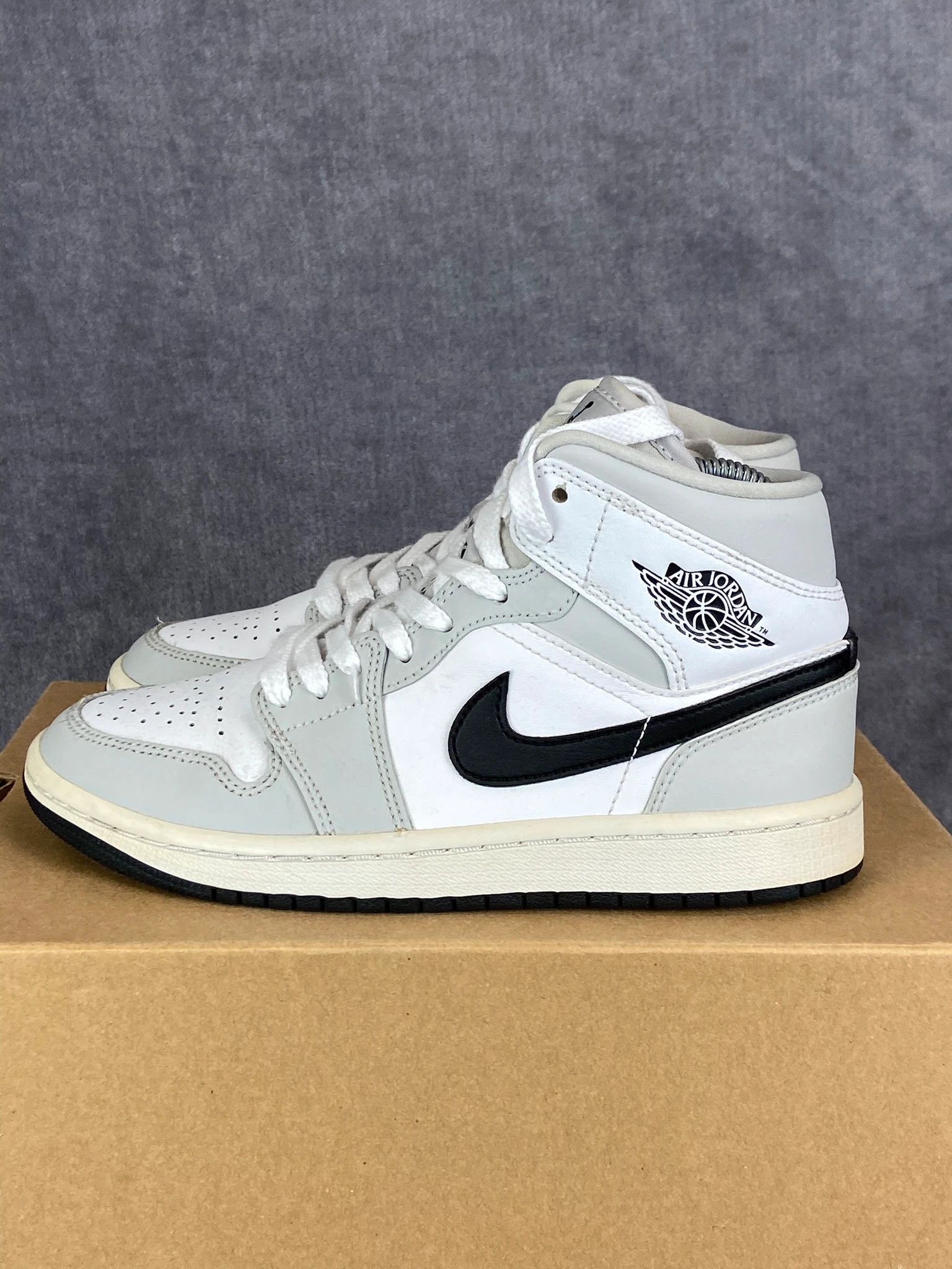 Nike Air Jordan 1 Mid Grey White Sneakers Size 36 Size US 5 / EU 37 - 2 Thumbnail