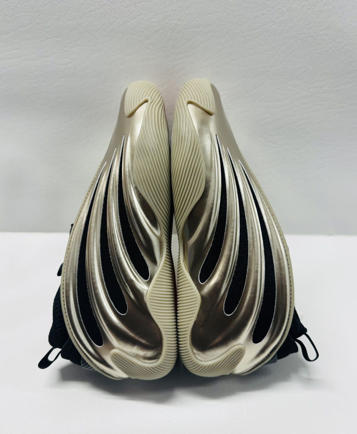Adidas Adidas Harden Vol. 9 Crazy Fast Metallic Size US 7 / EU 40 - 2 Thumbnail