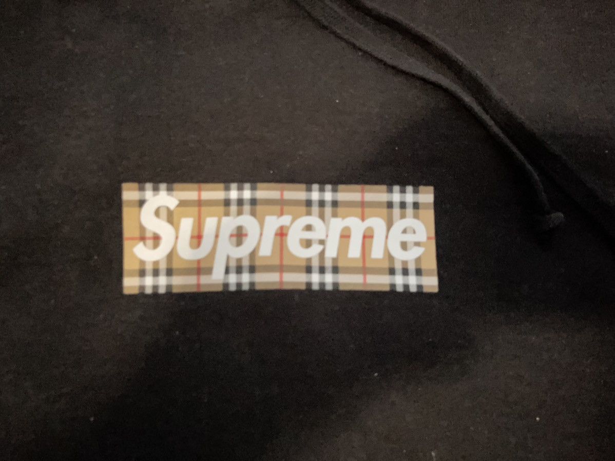 Burberry × Supreme Supreme Burberry Box Logo Hooded Sweatshirt Size US M / EU 48-50 / 2 - 2 Thumbnail