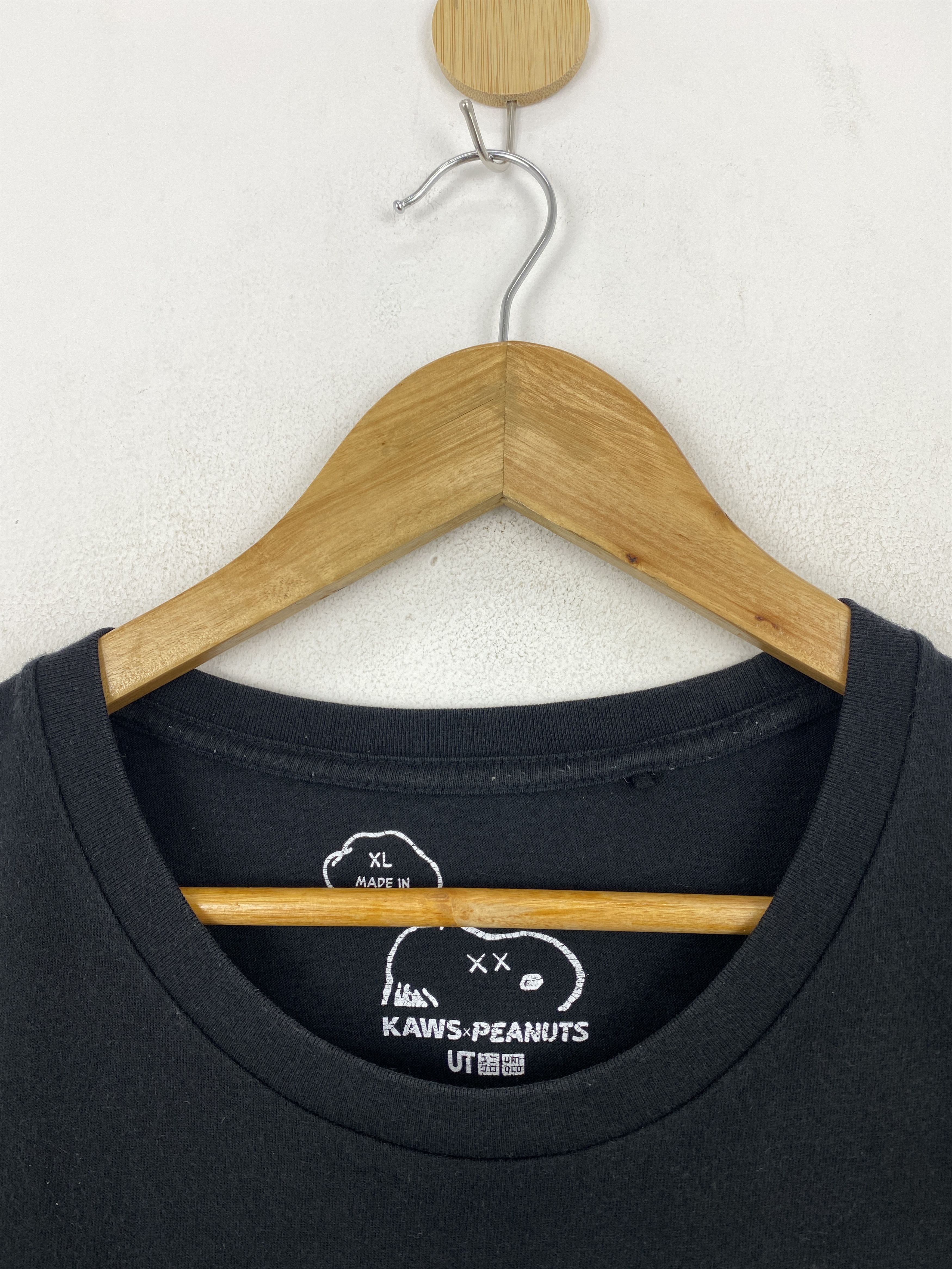 Kaws × Peanuts × Uniqlo Vintage Kaws X Peanuts Uniqlo Graphic Tee Size US XL / EU 56 / 4 - 7 Thumbnail