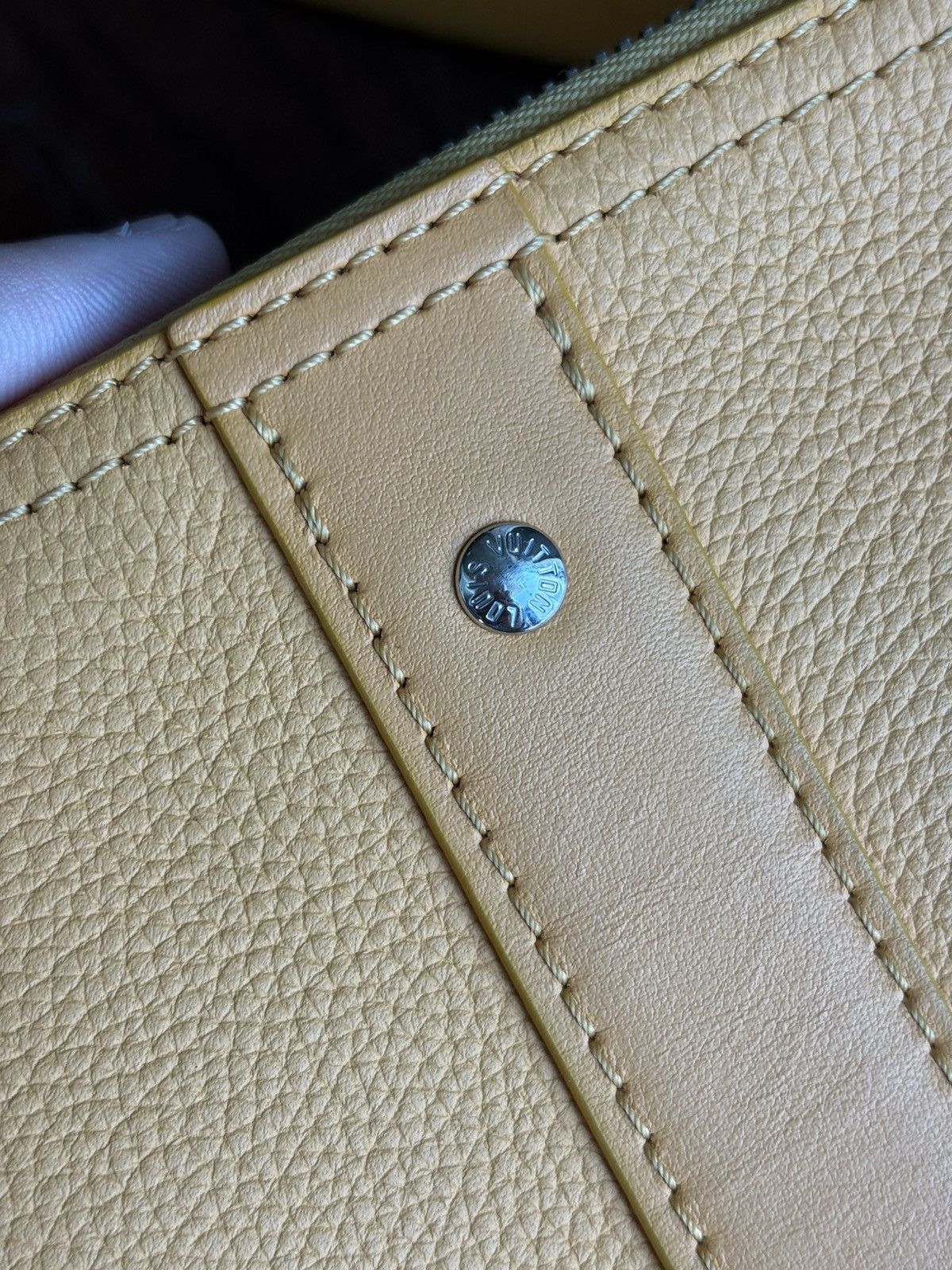 Louis Vuitton Louis Vuitton 25 Yellow City Keepall Aerogram Side Bag Size ONE SIZE - 6 Thumbnail